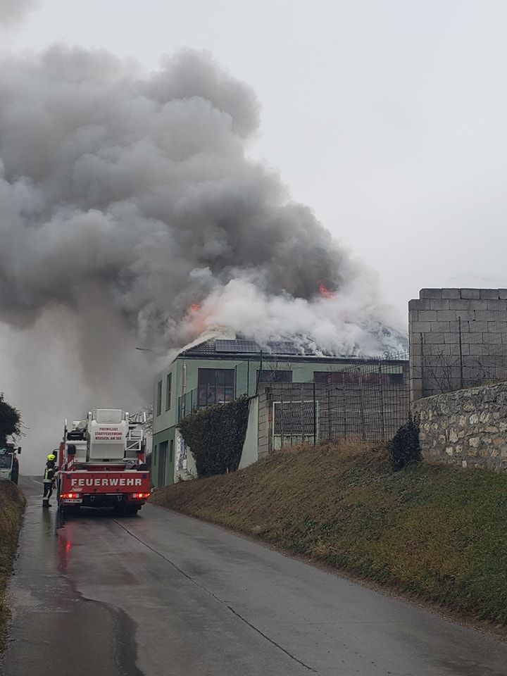 80 Feuerwehrleute waren im Einsatz.