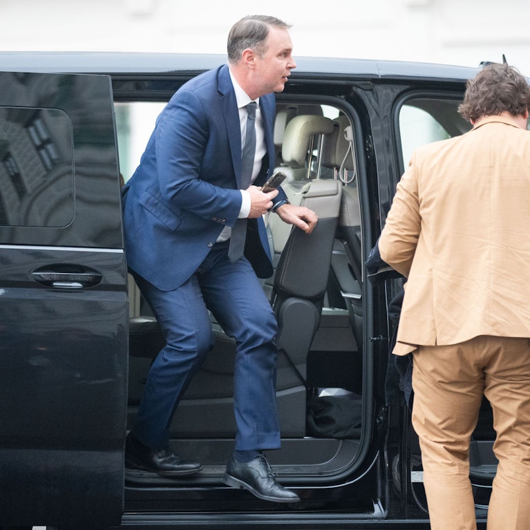 Warum Österreichs Wilder Osten im Schneetreiben versank. Wie die SPÖ bei einem Treffen in Gumpoldskirchen dafür sorgte, dass die Obmann-Debatte (vorerst) Schnee von gestern ist. Und welche Ministerin sich freute wie eine Schneekönigin.