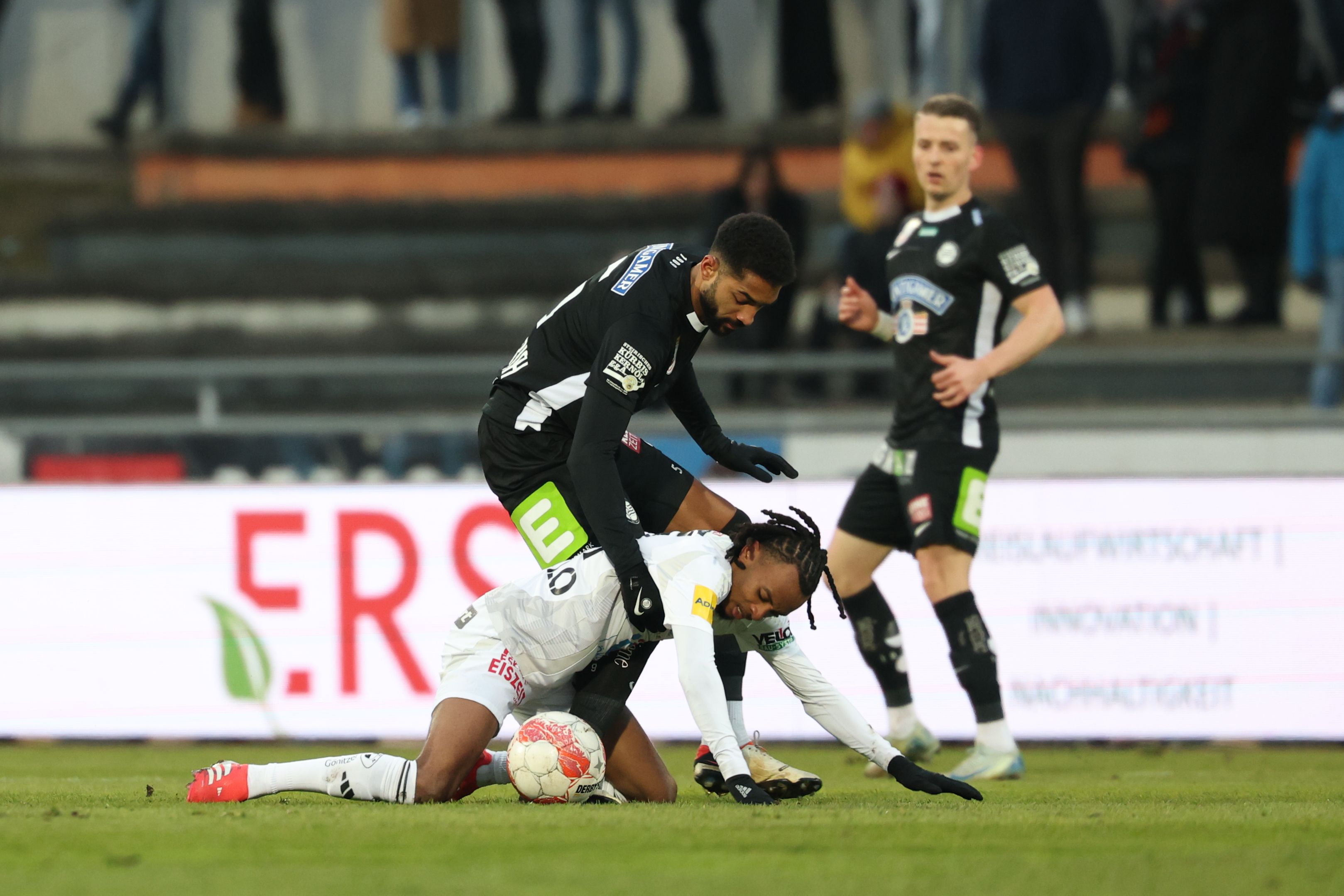 Wolfsberg bringt Sturm unter Bedrängnis.