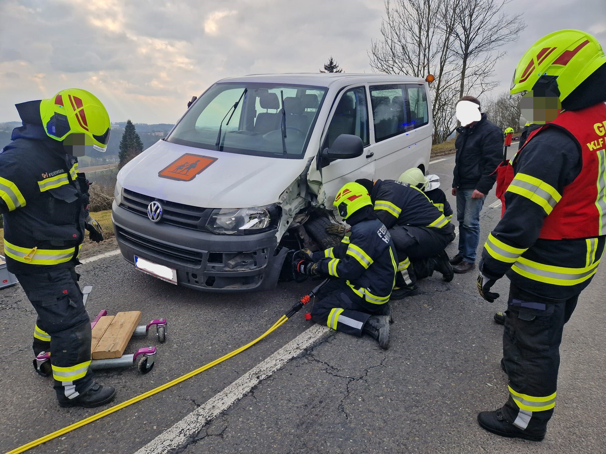 Die Fahrzeuge waren soweit beschädigt, dass sie nicht mehr gefahren werden konnten.