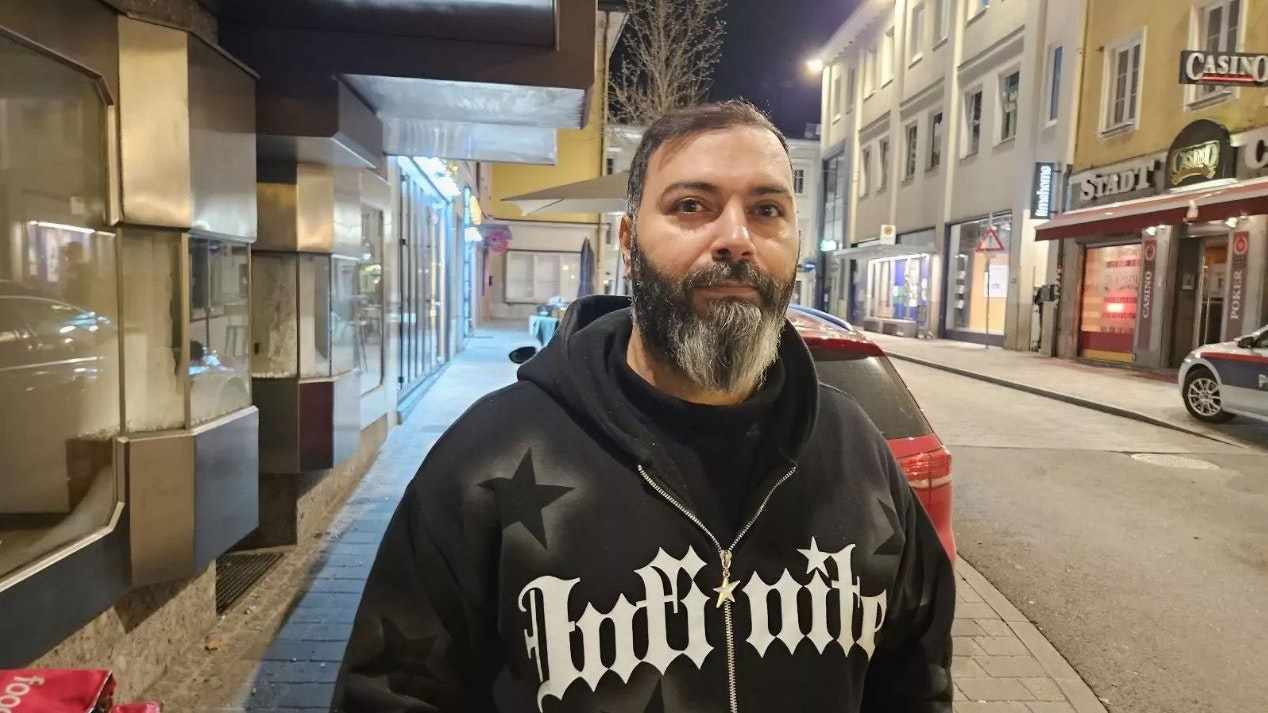 In Villach hat ein Mann aus Syrien auf mehrere Passanten eingestochen und einen 14-Jährigen getötet. Alaaeddin Alhalabi verhinderte in Villach Schlimmeres, als er einen Messerangreifer mit seinem Auto rammte.