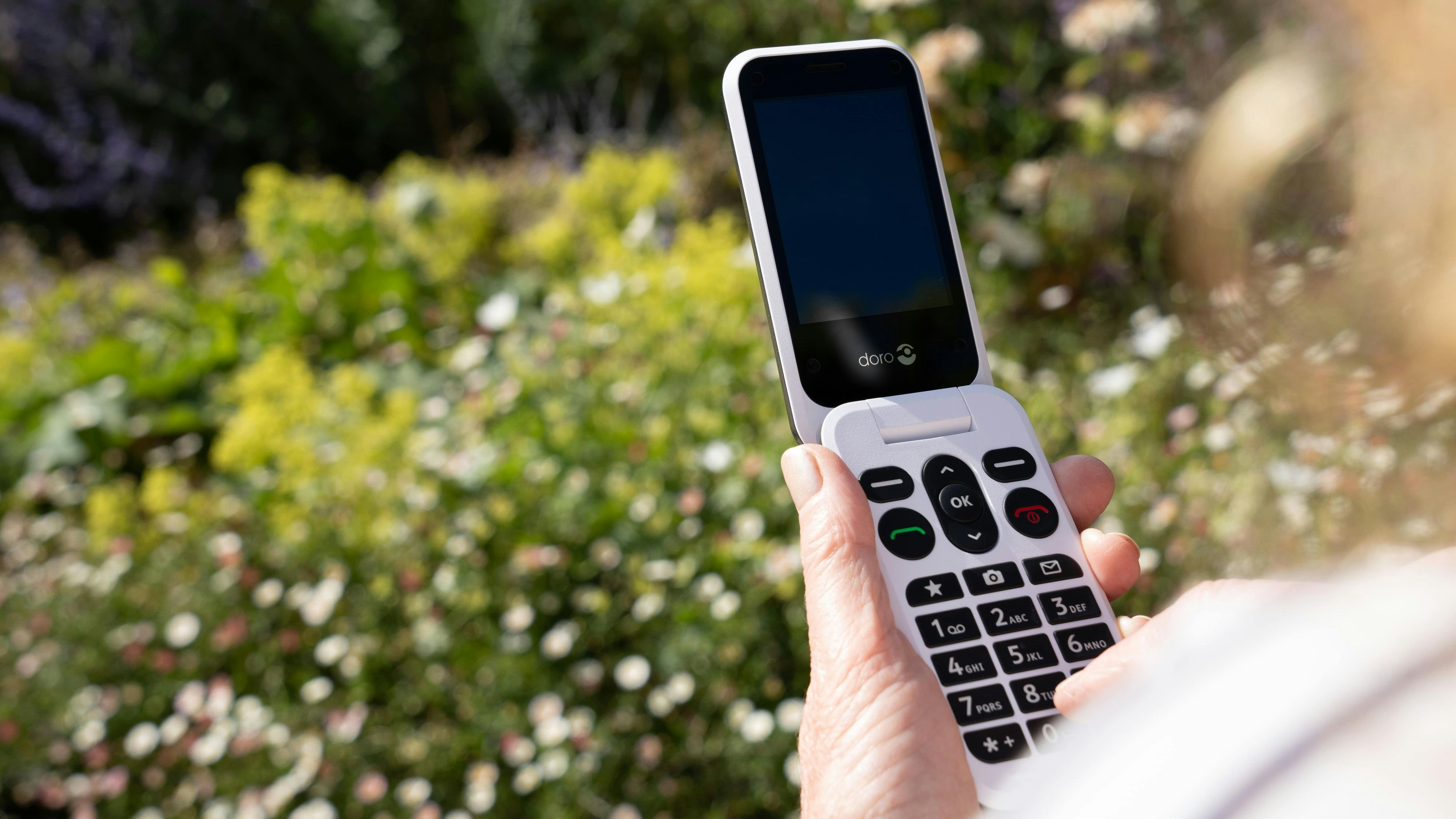 Die einfach zu bedienenden 4G Mobiltelefone Doro Leva L10, Doro Leva L20 und Doro Leva L30 (Bild) sind ab sofort in Österreich erhältlich.