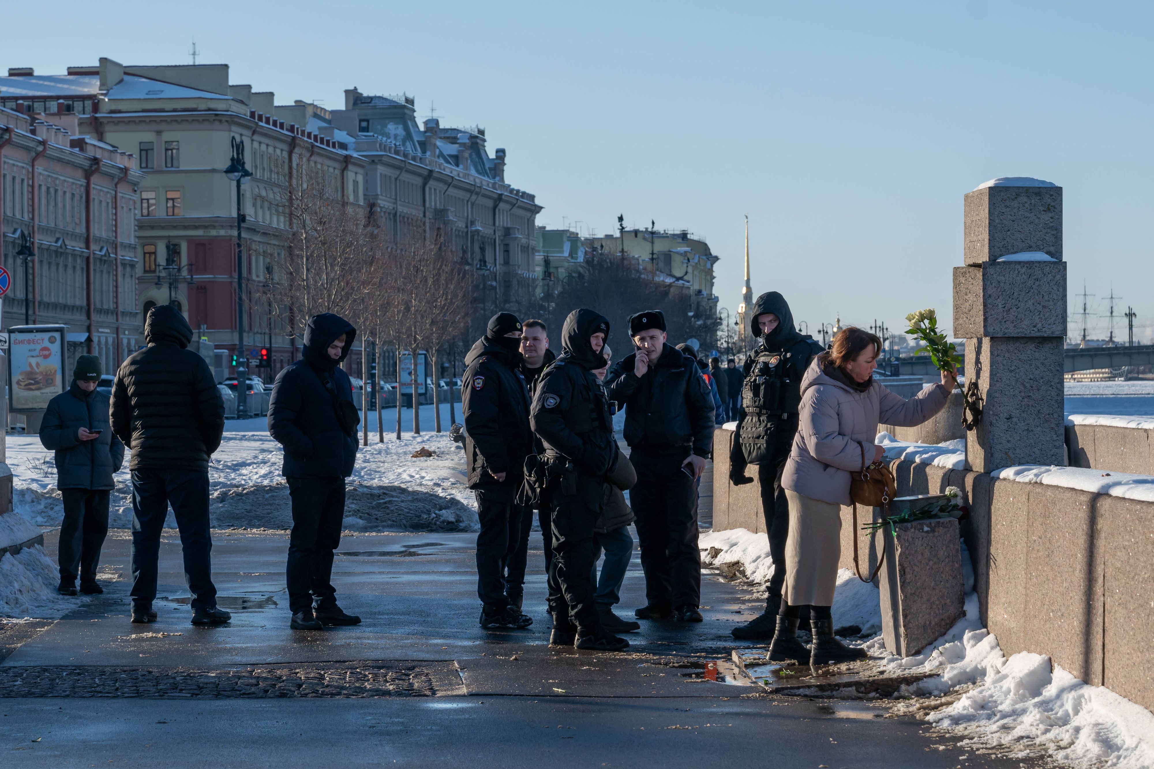 Auch in St. Petersburg gedachten Menschen dem vor einem Jahr verstorbenen Kreml-Kritiker.
