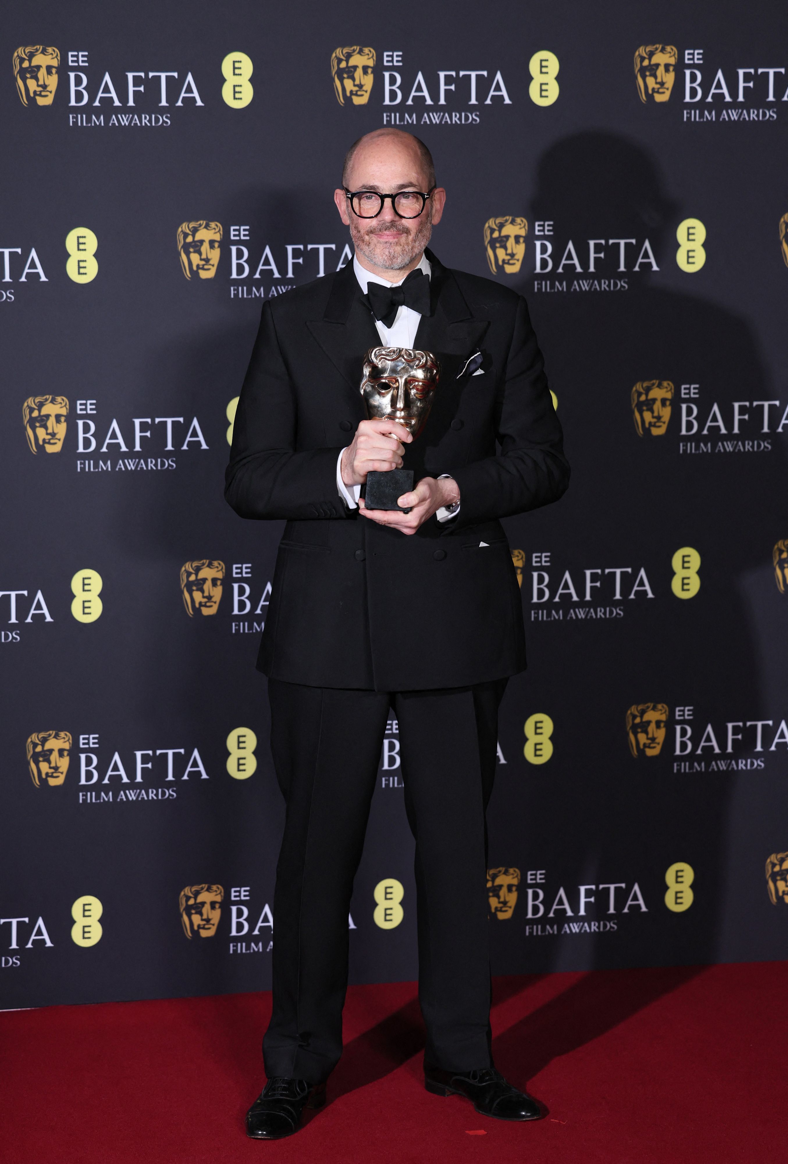 Regisseur Edward Berger mit seinem Bafta.
