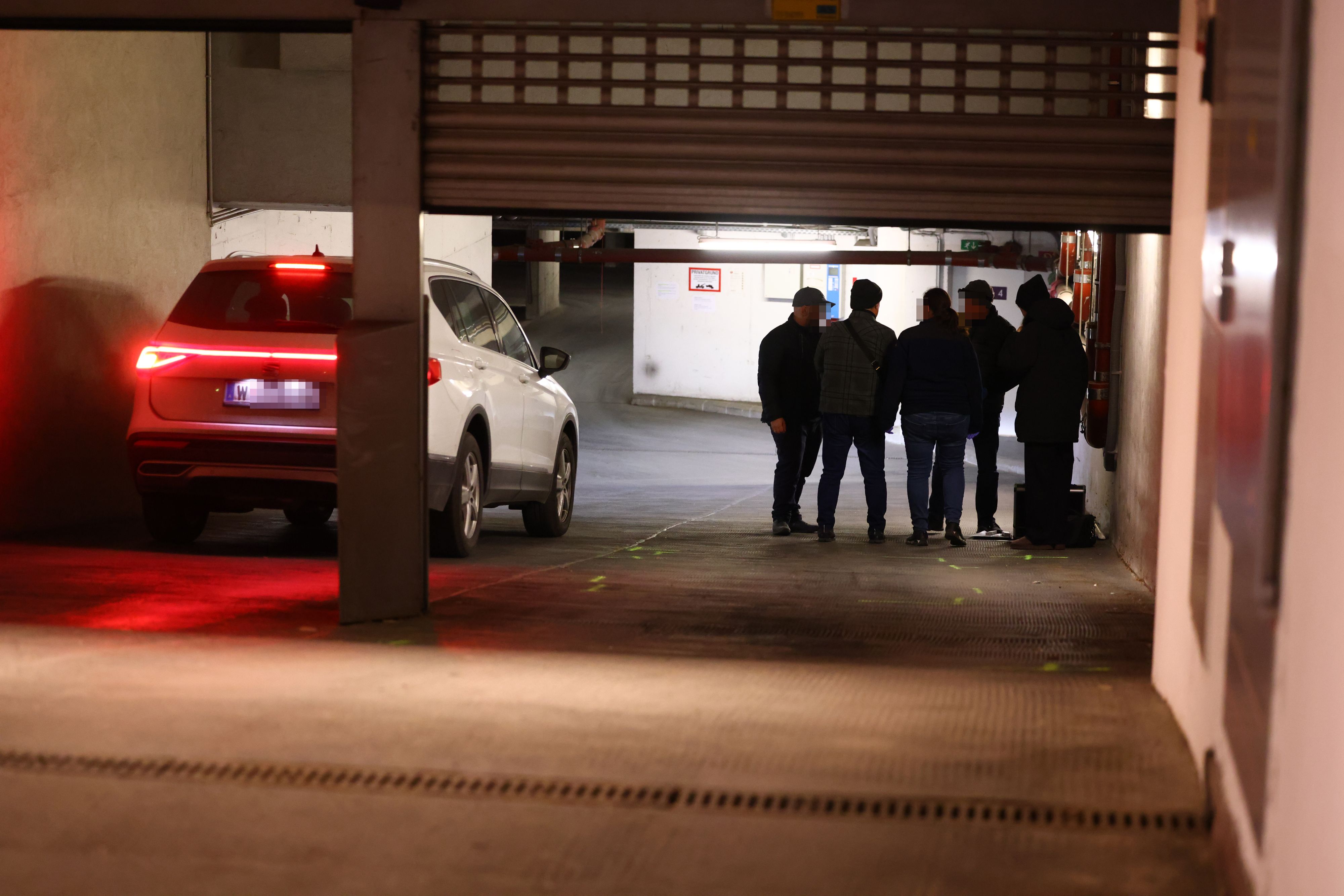 Die Spurensicherung sicherte alle Beweise am Fundort der Leiche in Wien-Neubau.