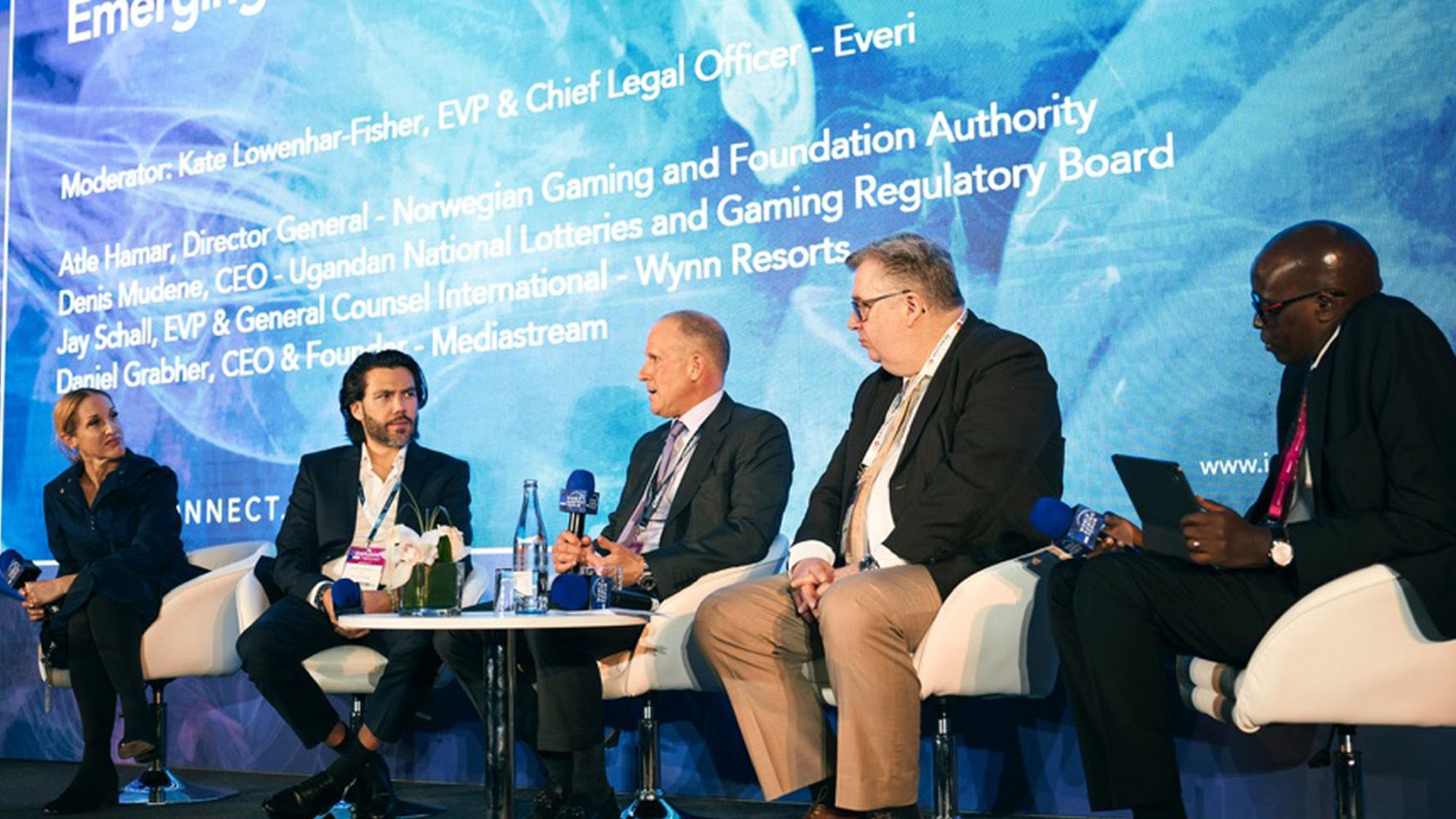 v.l.n.r.: Kate Lowenhar-Fisher, Daniel Grabher, Jay Schall, Atle Hamar und Denis Mudene Ngabiran