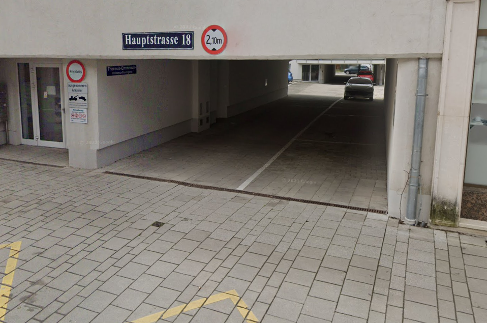 Diese Durchfahrt in Wolkersdorf ist als 