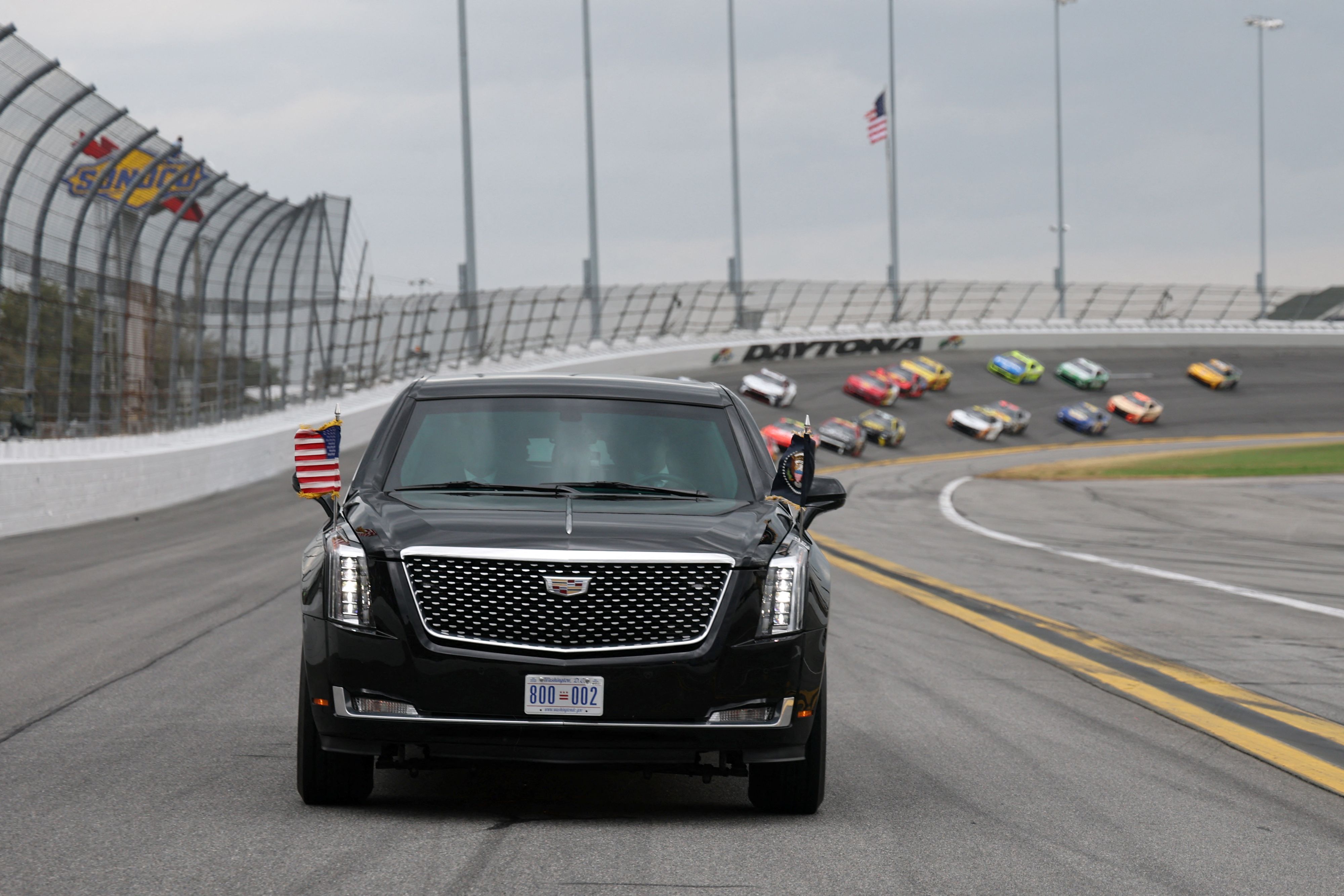 Donald Trump besuchte am Sonntag das Daytona-500-Rennen – der pompöse Auftritt sorgt auch für Kritik.