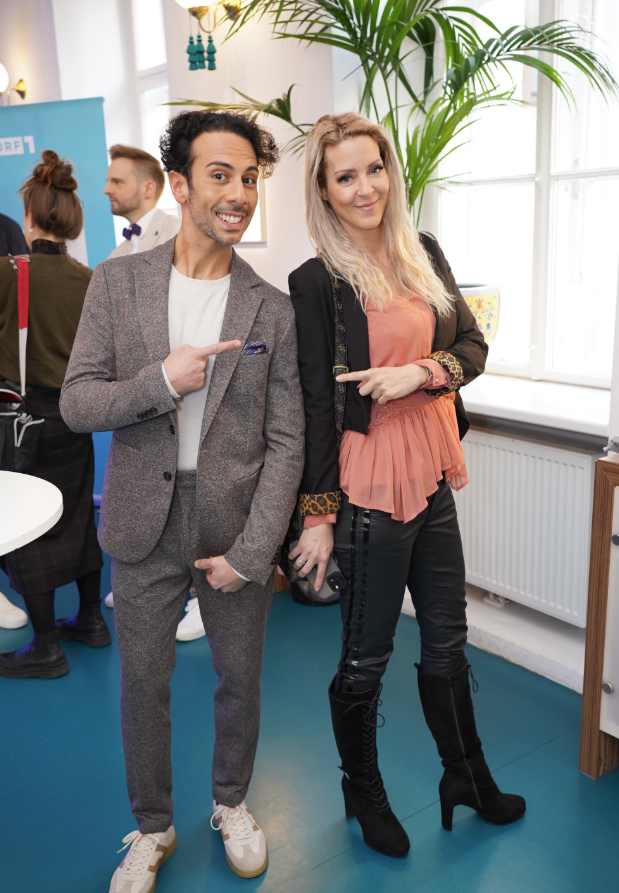 Danilo Campisi tanzt mit Simone Lugner.