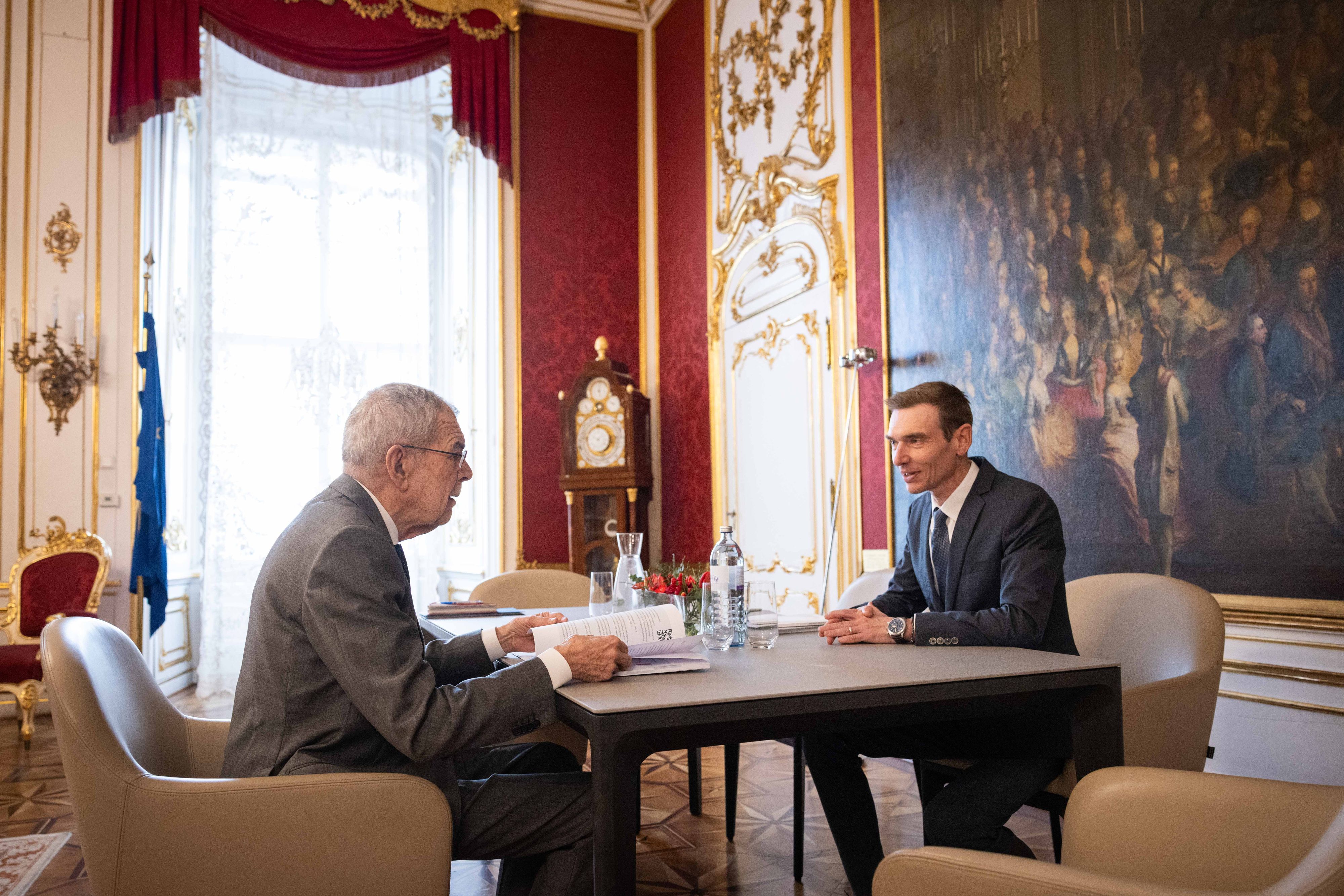 Am Montag wurde Interims-Finanzminister Gunter Mayr in die Hofburg geladen.