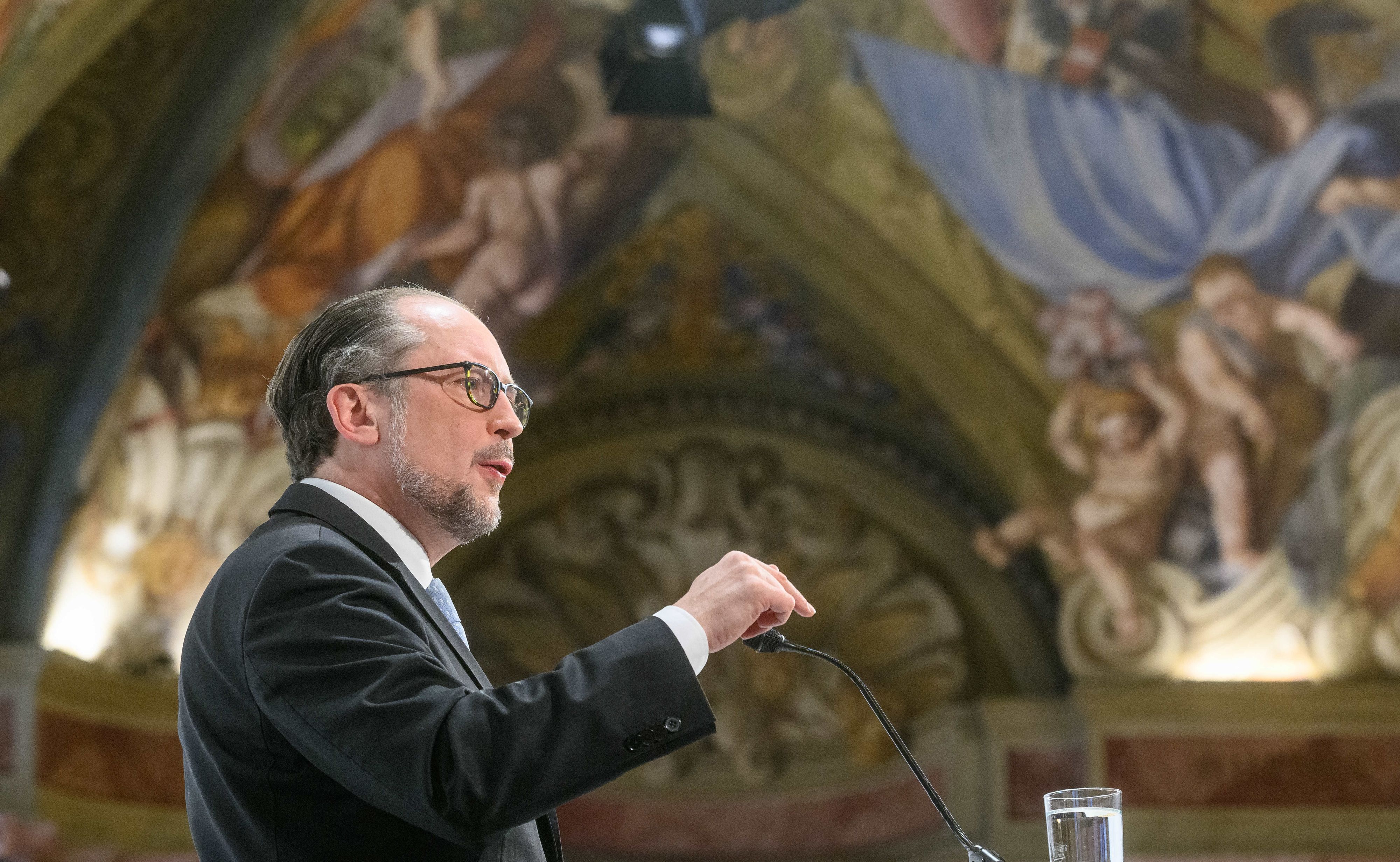 Alexander Schallenberg sprach auch zur Familie des getöteten Burschen. Symbolbild. 