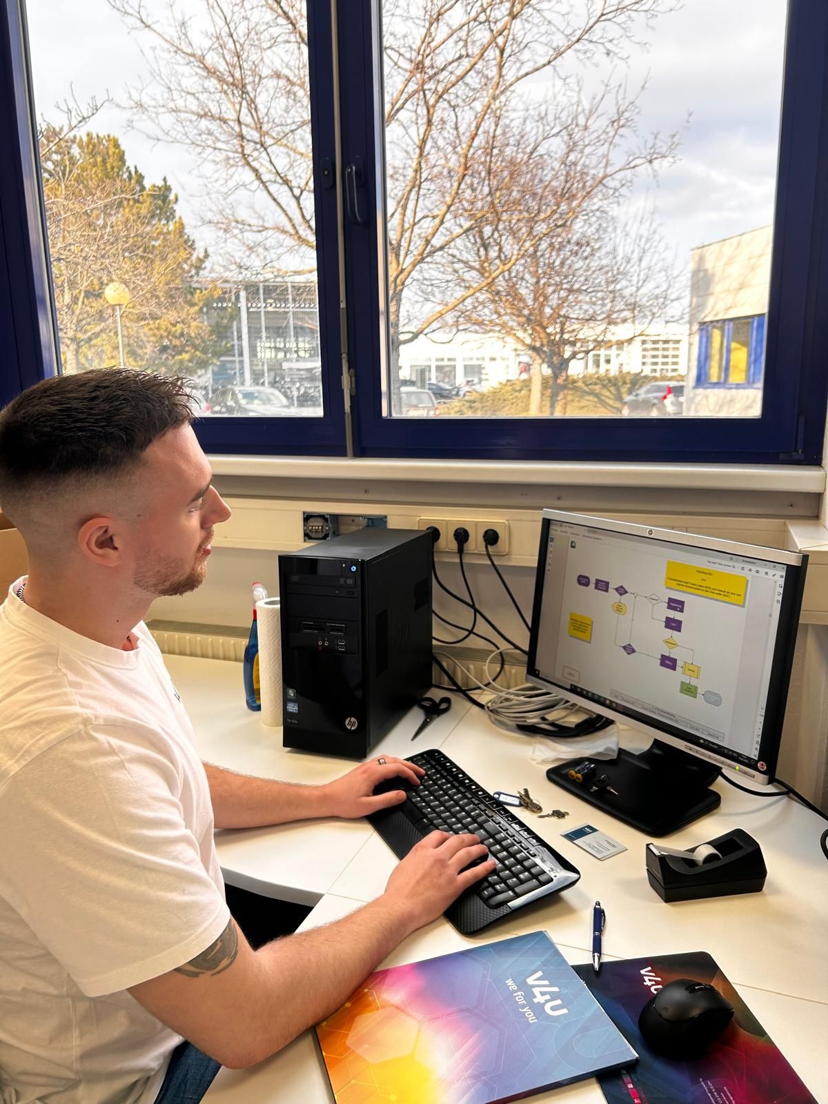 Ein junger Mann aus Wr. Neustadt hat jetzt wieder in einem Job.