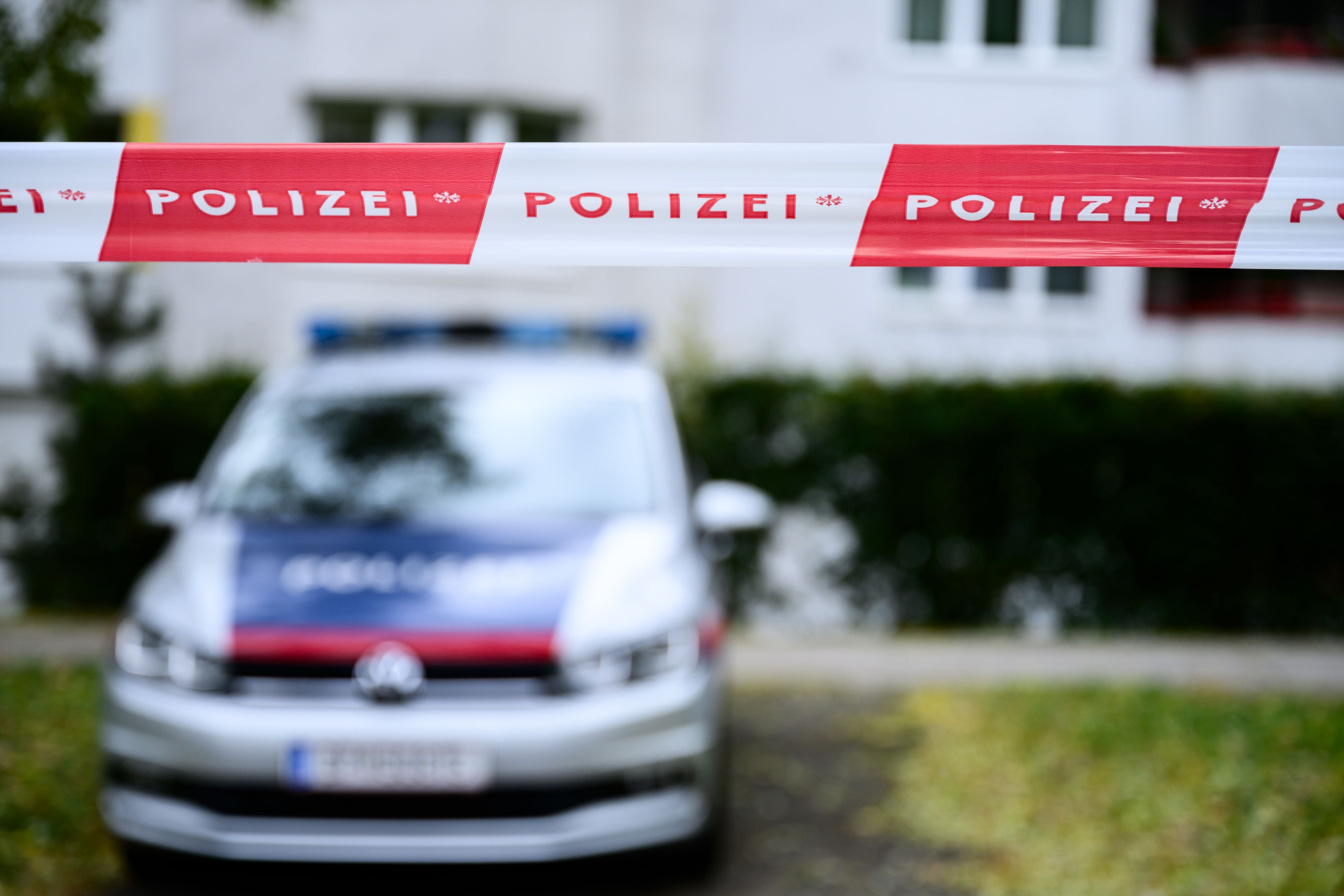 Die Polizei hat die Ermittlungen zur Ursache der Explosion aufgenommen. (Symbolbild)
