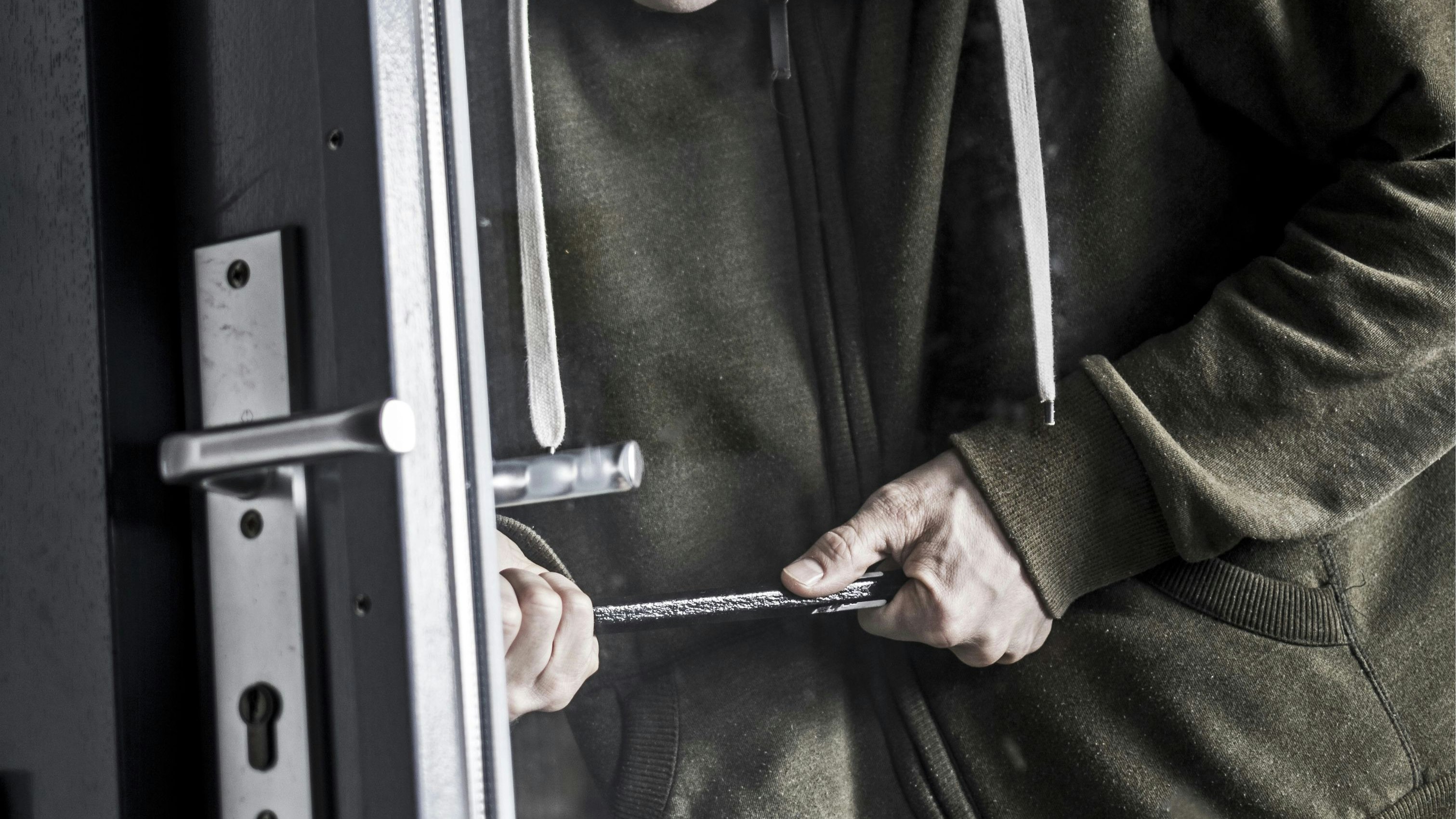 Heute.at - Einbrecher nach nächtlicher Fahndung gefasst