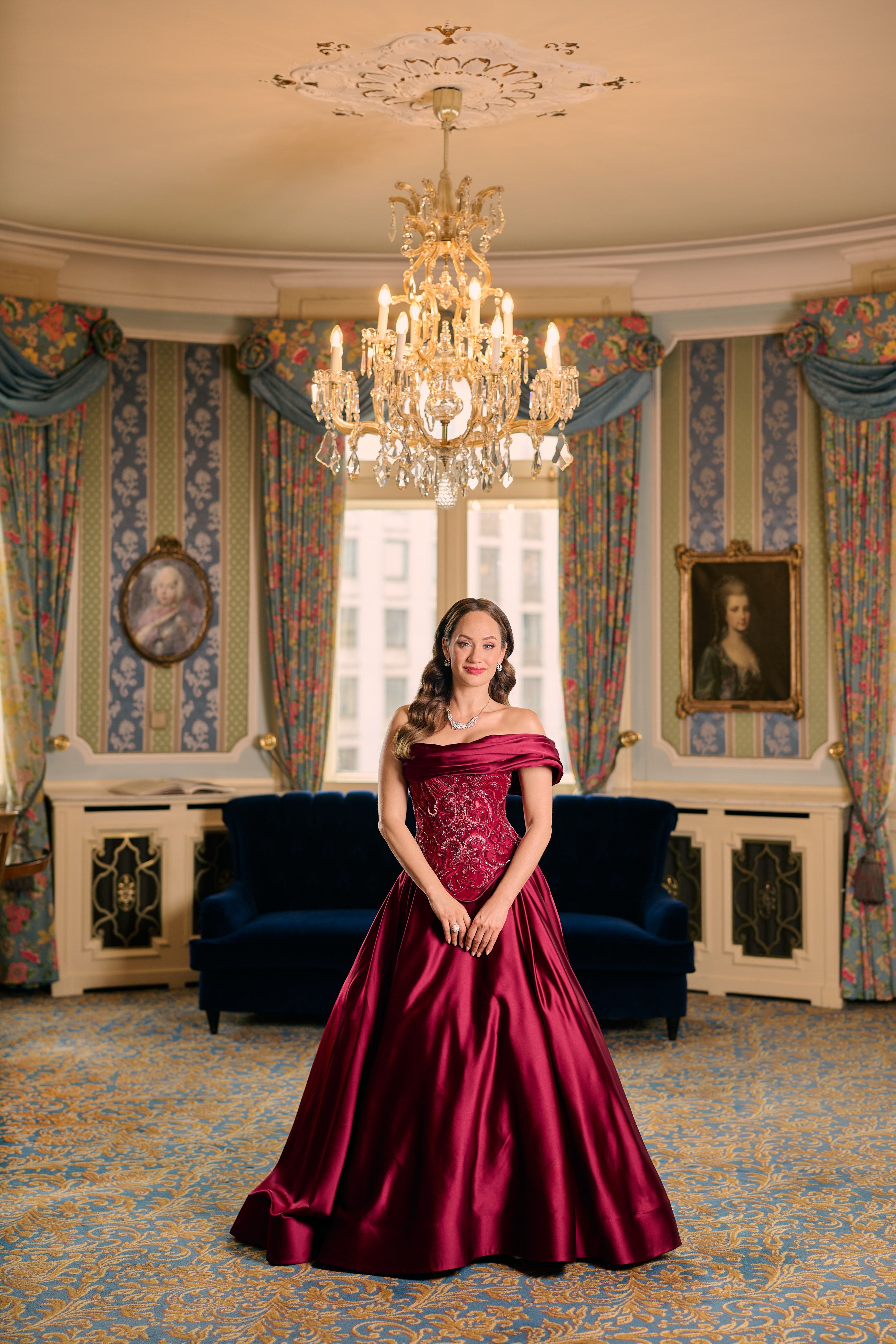 Sasa Schwarzjirg in ihrer persönlichen Traumrobe von Raphael Massaro alias Tamara Mascara.