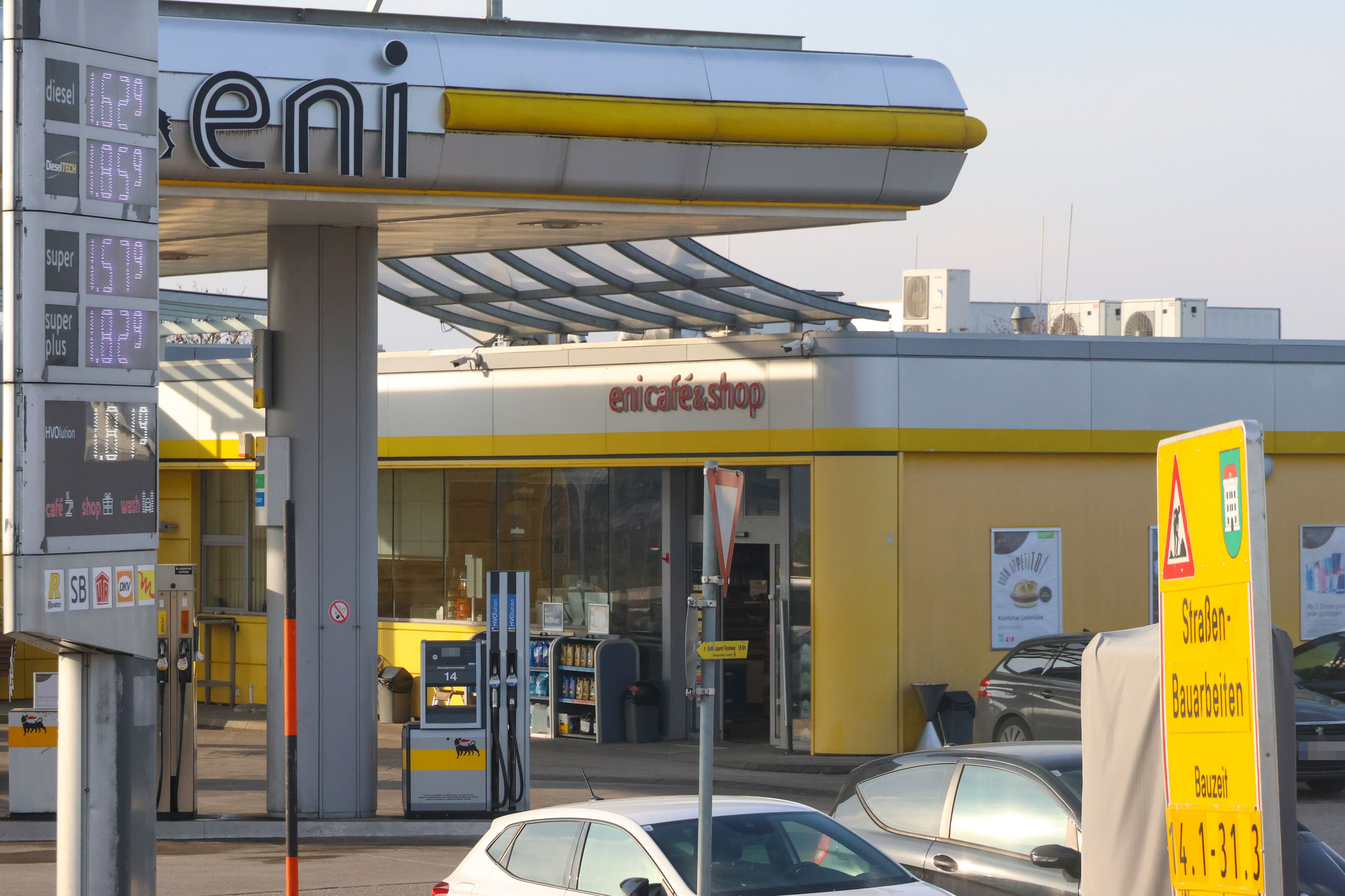 Diese Tankstelle in Vorchdorf (Bez. Gmunden) wurde in der Nacht auf 9. Februar überfallen.