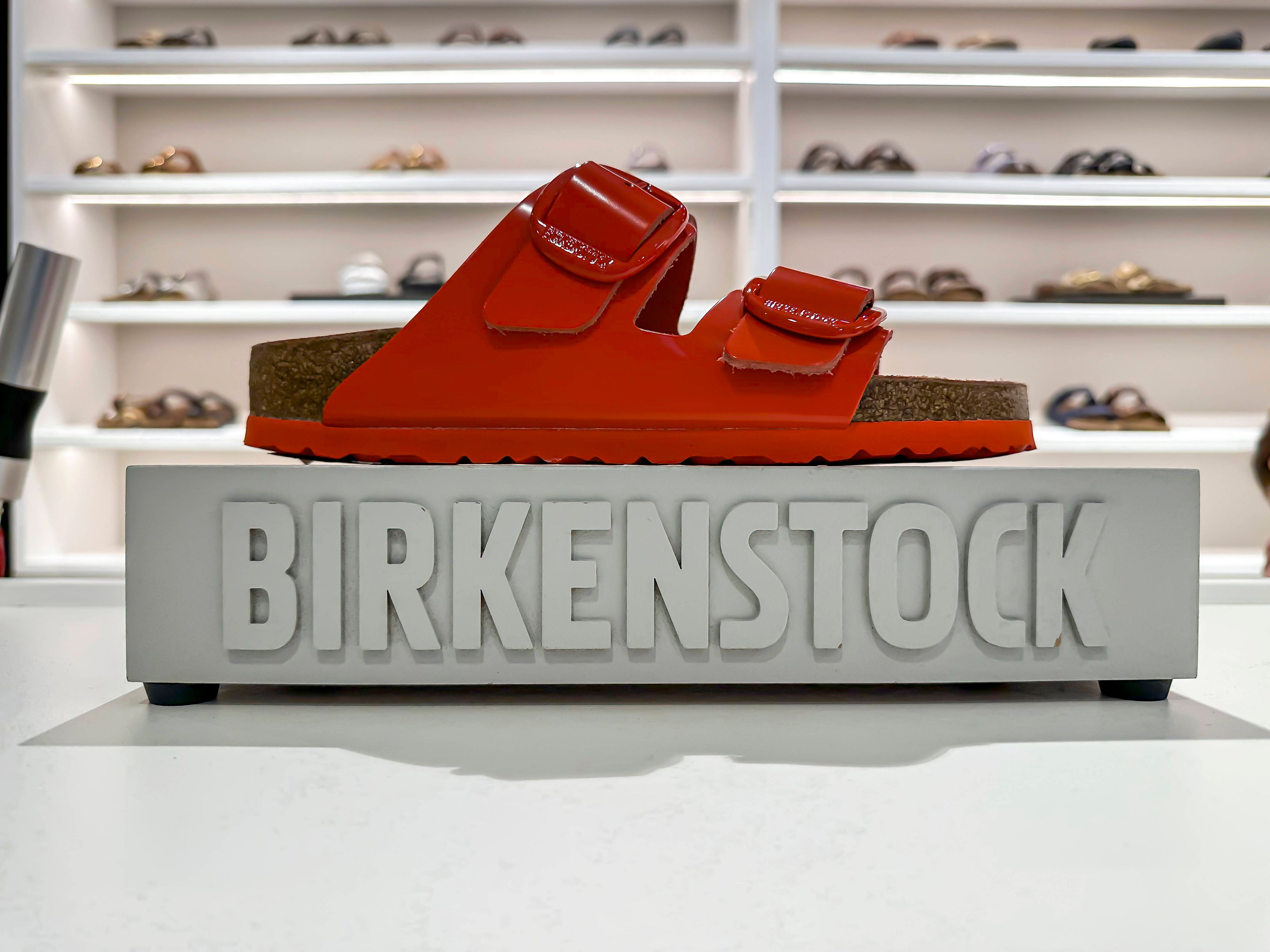 Bequem ja, Kunst nein: Birkenstock-Sandalen.