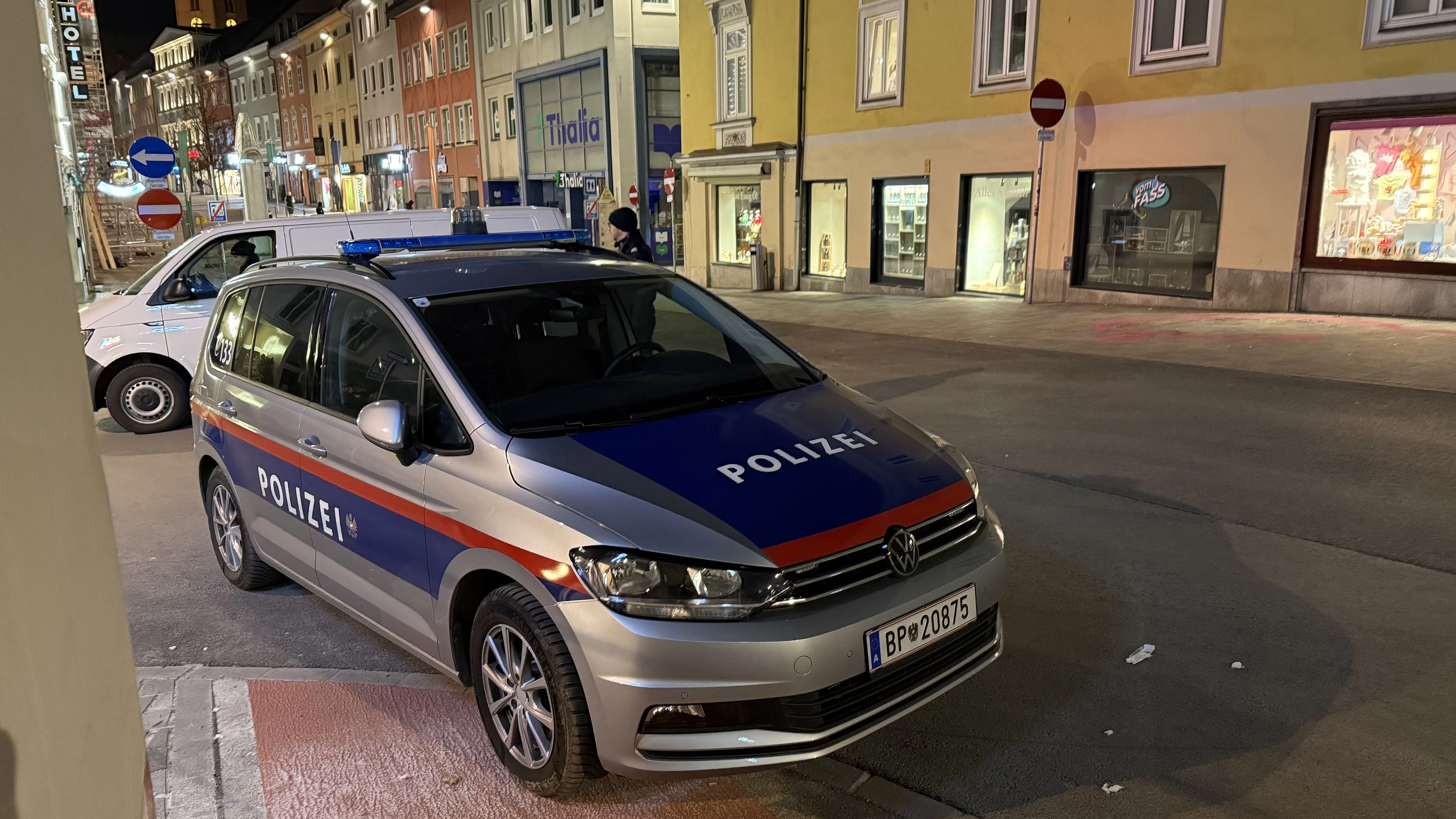 Die Polizei hat ihre Präsenz um den Wohnort des "Helden von Villachs" erhöht. Symbolbild.
