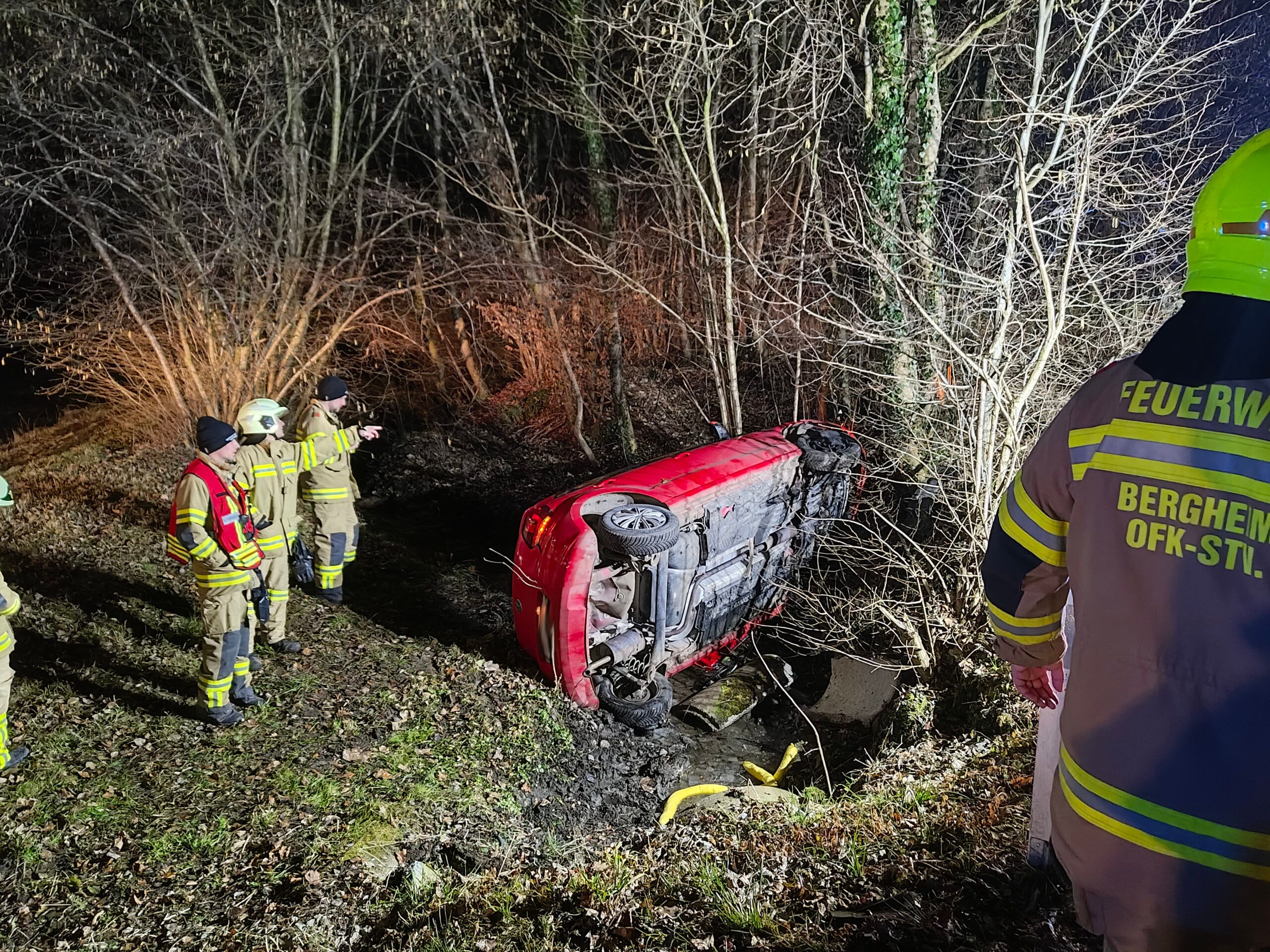 Die Feuerwehr Bergheim war mit 32 Einsatzkräften vor Ort.