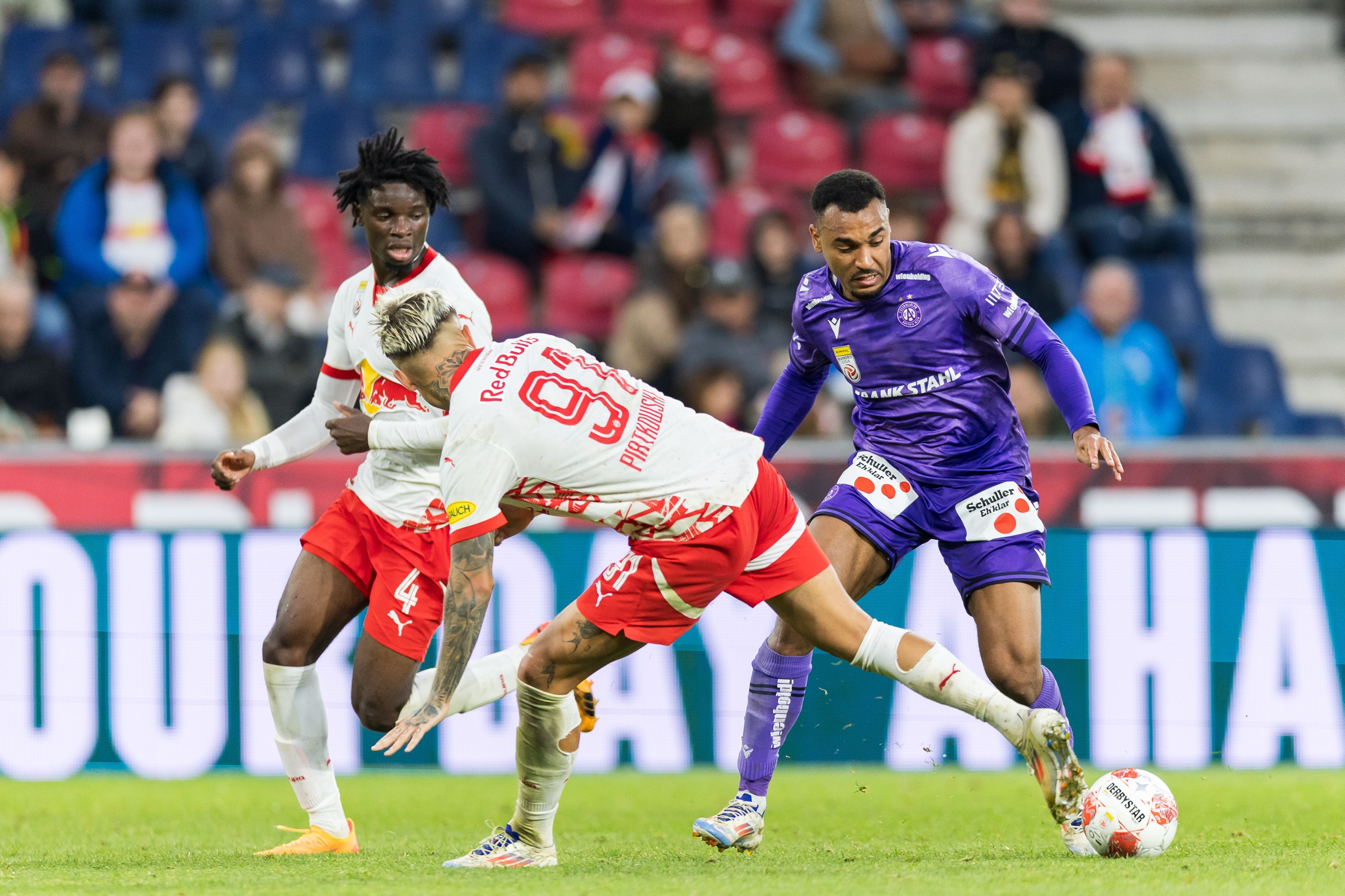 Beim Hinspiel konnte Salzburg einen souveränen 2:0 Heimerfolg einfahren. 