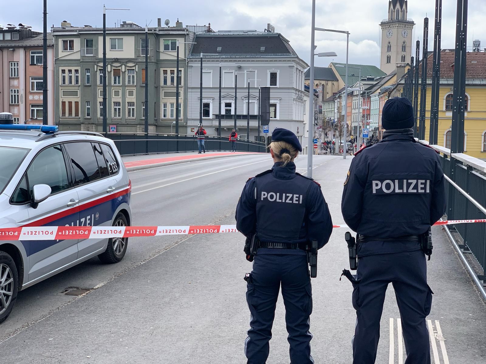 Innenminister Gerhard Karner bestätigte den islamistischen Anschlag mit IS-Bezug in Villach.