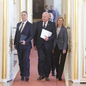 Simsalabim! Wie Österreichs Parteien 219.000 Euro wegzauberten