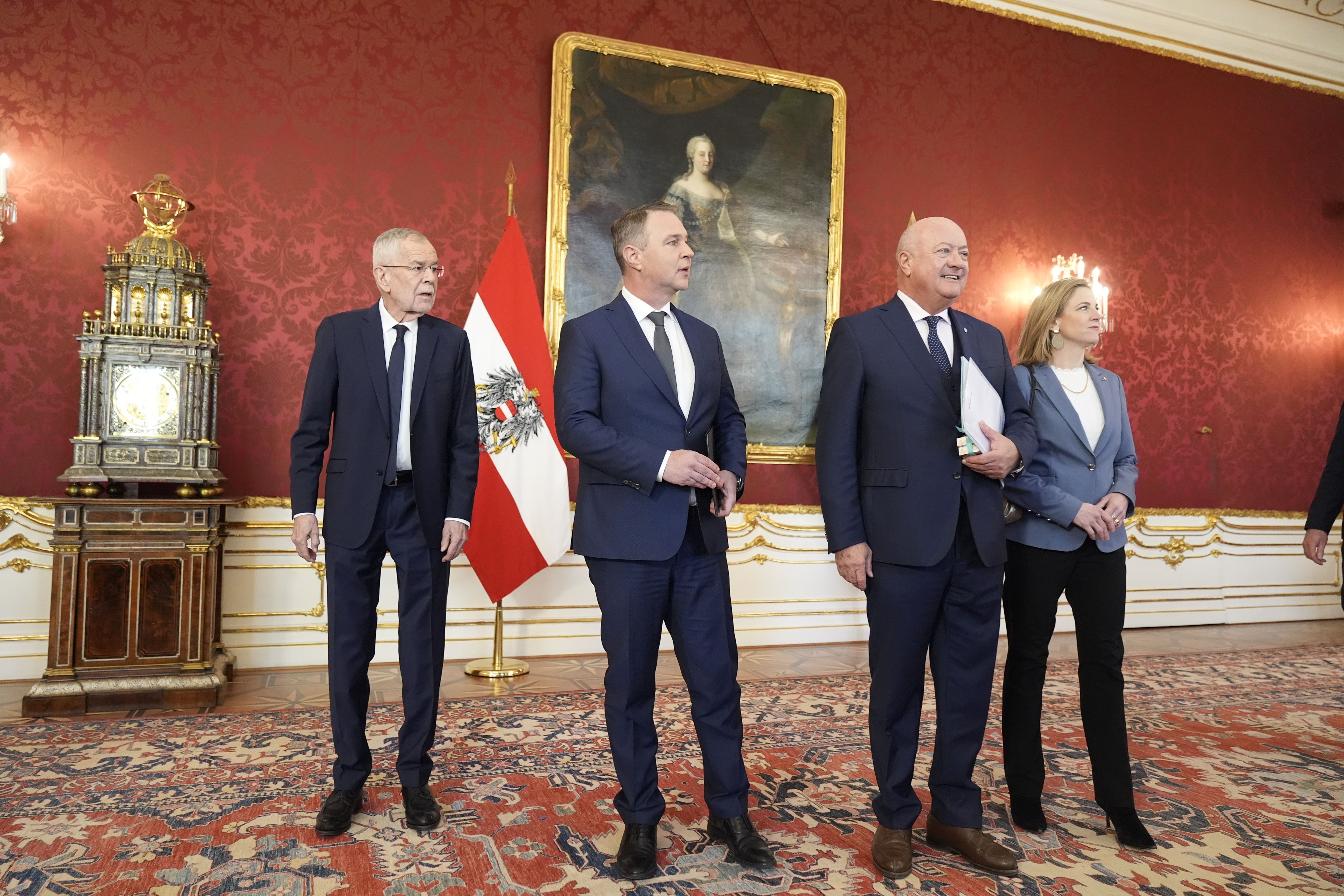 Die Dreierkoalition aus ÖVP, SPÖ und Neos wird am Montag um 11.00 Uhr angelobt.