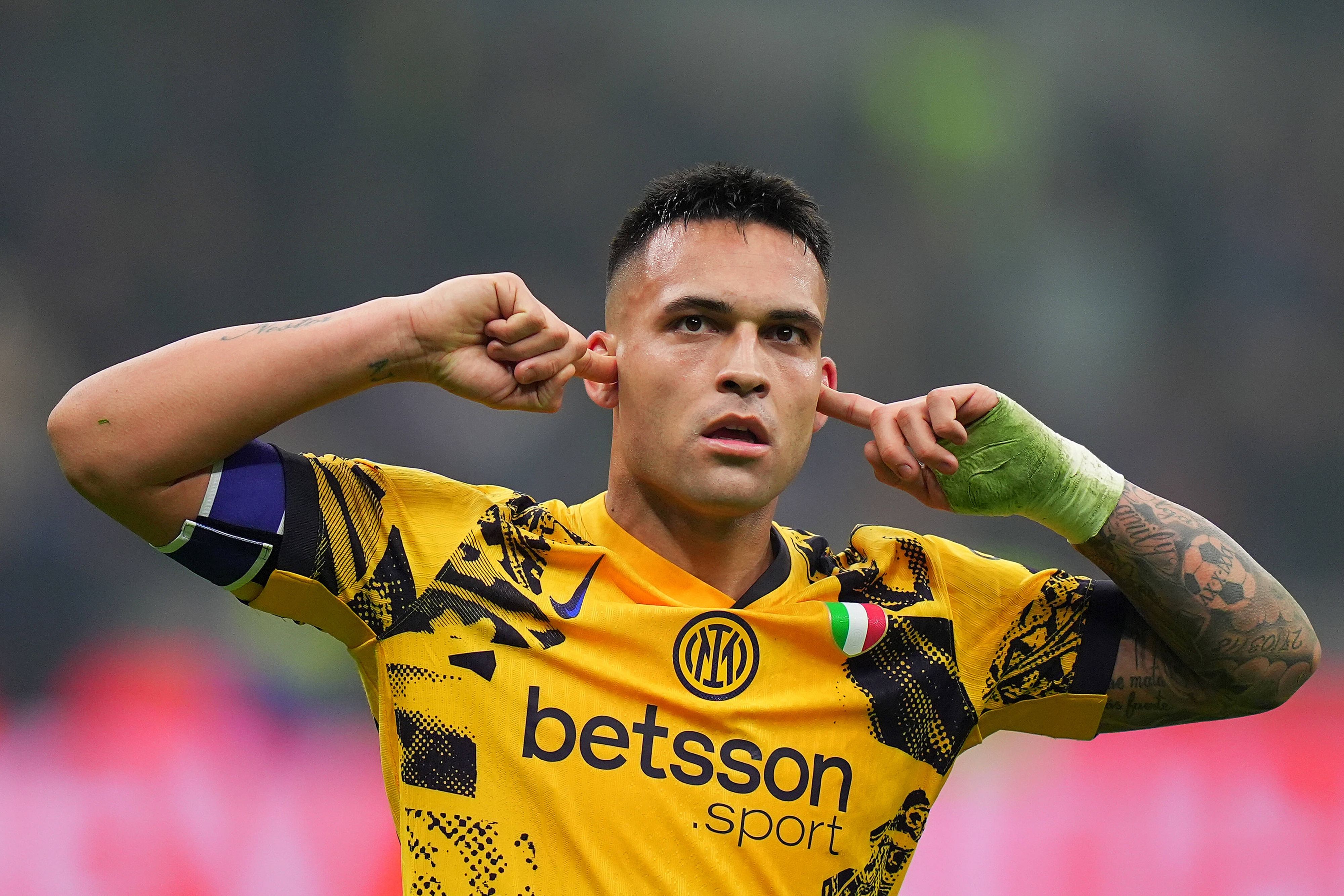 Lautaro Martinez bejubelt seinen Treffer gegen Genua. 