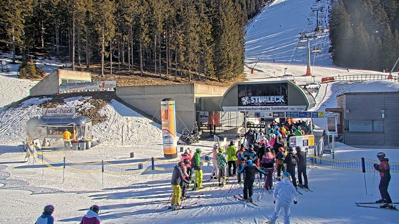 Am Stuhleck (Bezirk Bruck-Mürzzuschlag) gab es am Samstag zwei lebensgefährlich Ski-Unfälle. (SYMBOLFOTO)