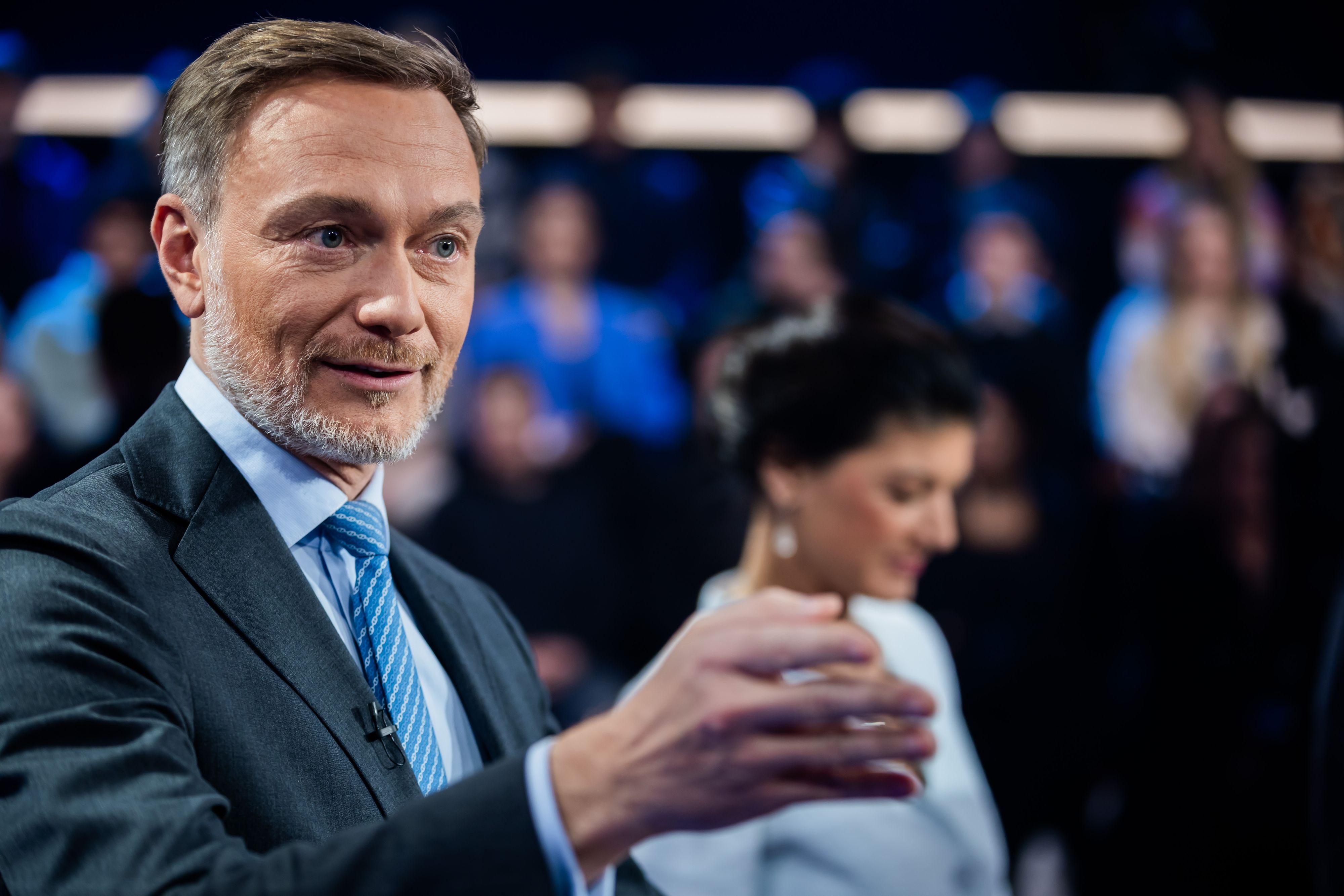 Heute.at - Gleich zwei Parteien müssen noch bis Montagfrüh zittern