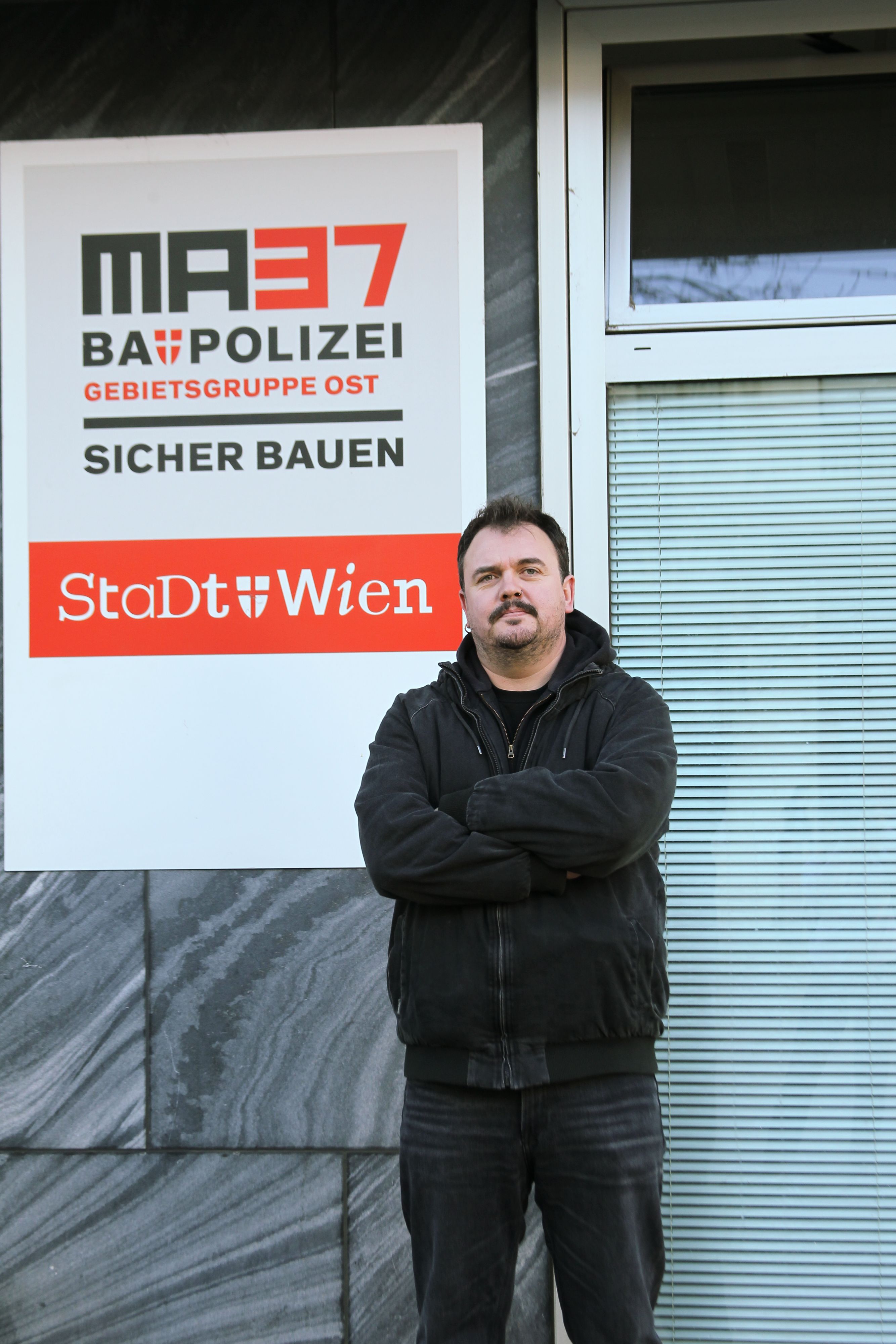 Links-Bezirksrat in der Landstraße, Daniel Harrasser sammelt Hinweise aus der Bevölkerung.