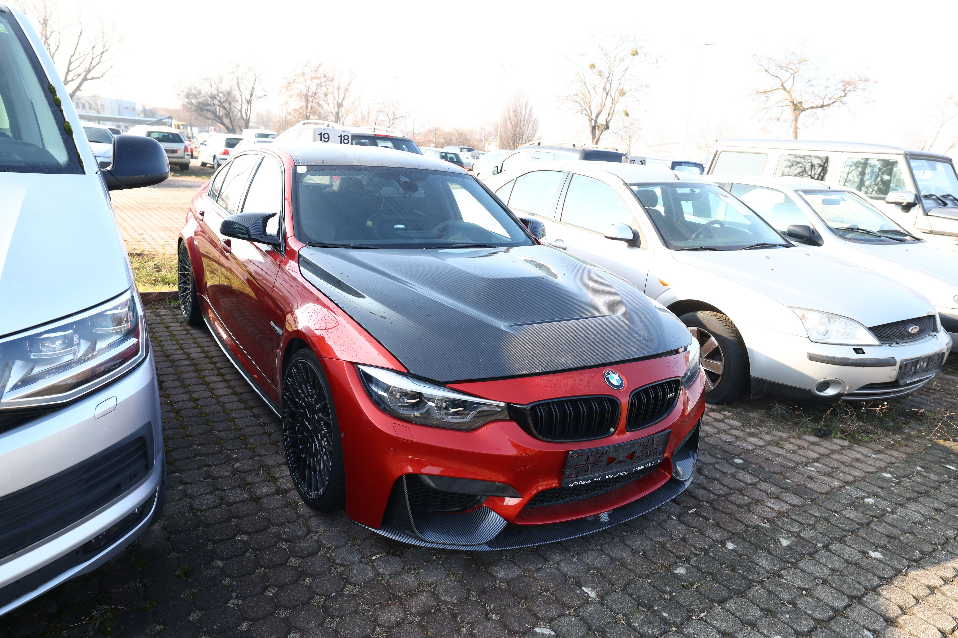 Der beschlagnahmte BMW steht nun in Wien-Simmering. 