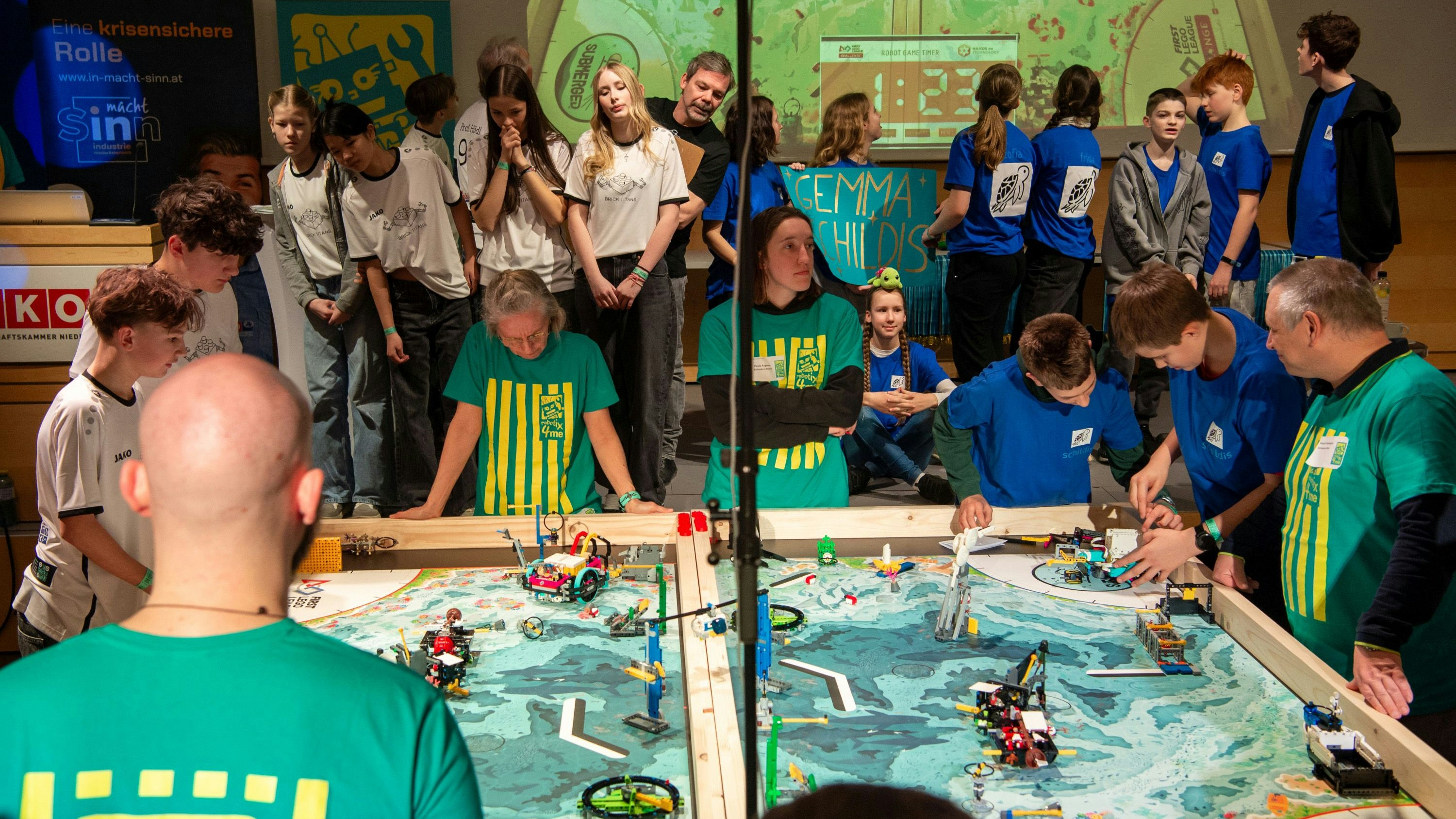 Doppelsieg für BRG/BORG St. Pölten beim Regionalwettbewerb Österreich-Ost der First LEGOLeague im Wifi St. Pölten.