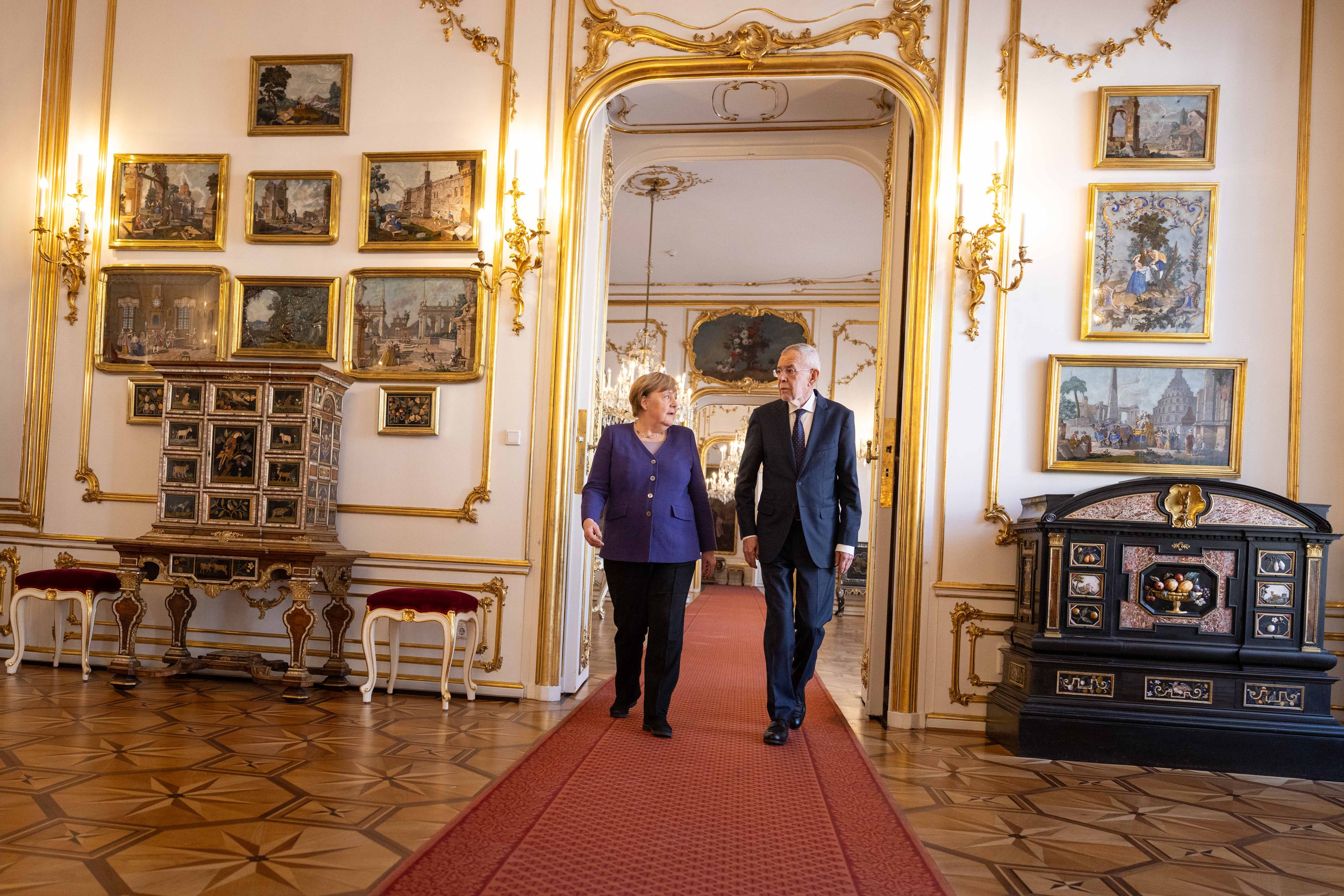 Am Montag empfing Bundespräsident Van der Bellen Altkanzlerin Angela Merkel in der Hofburg.