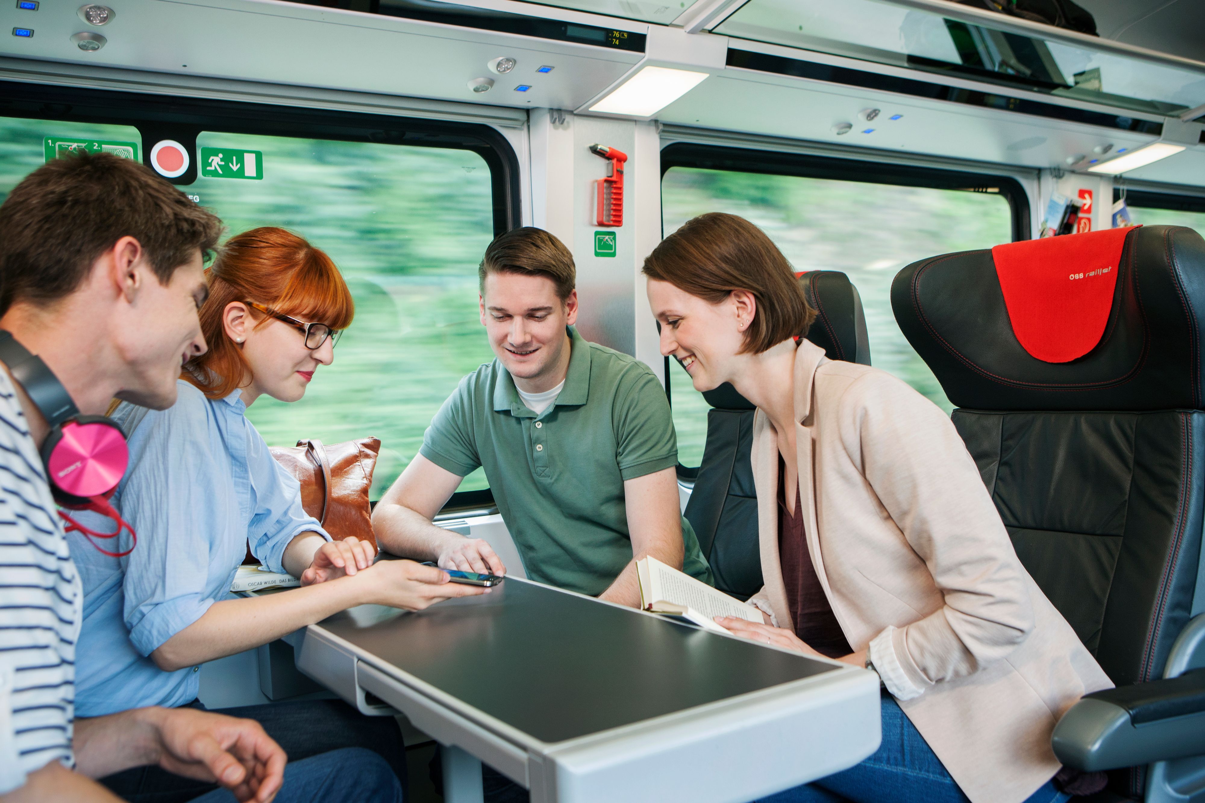 Beim Bahnfahren kannst du ab sofort Punkte sammeln und diese Getränke und Gutscheine einlösen. (Symbolfoto)