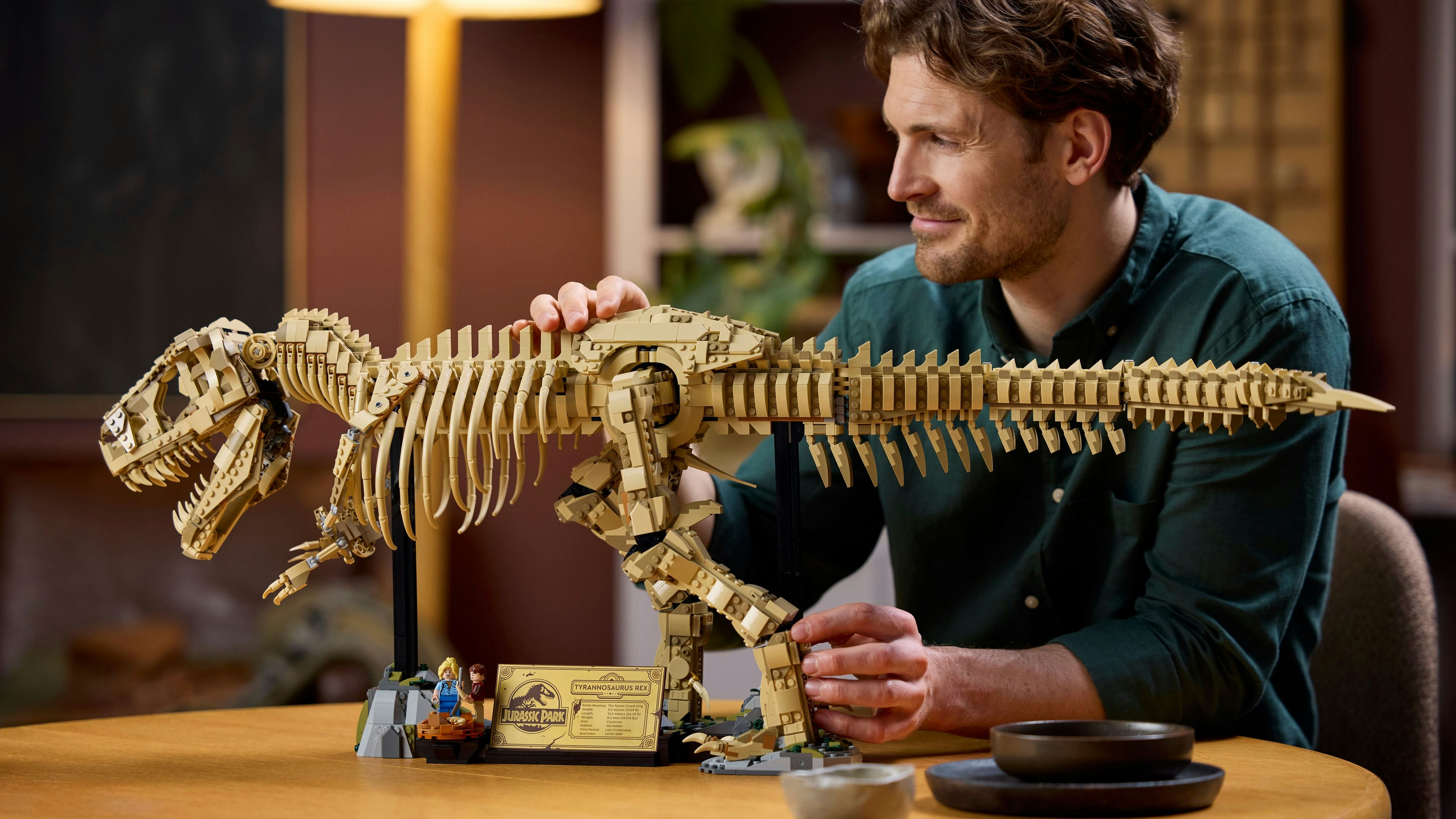 Gigantisches LEGO T. Rex Skelett ist über 1 Meter lang