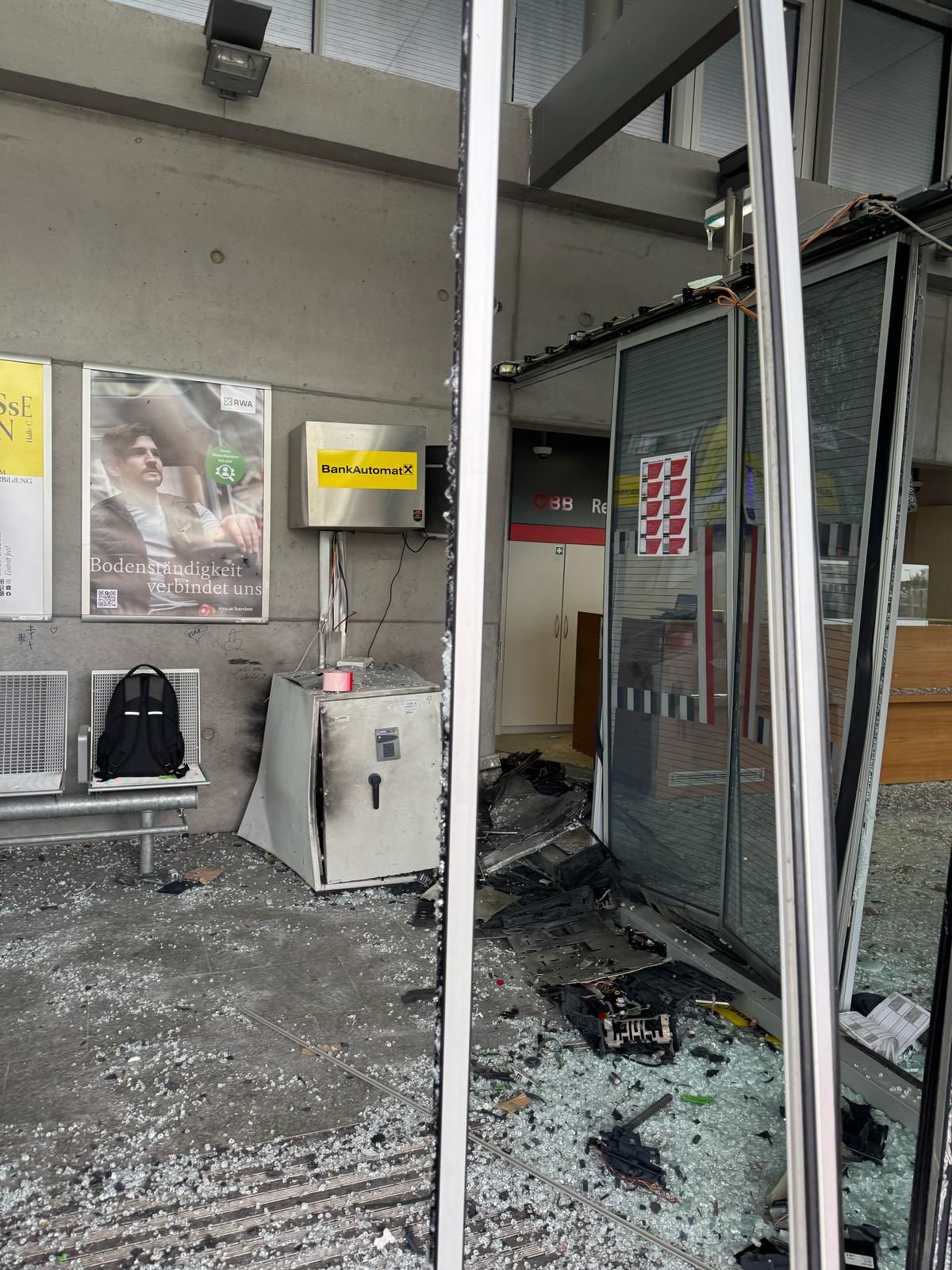 In ganz Österreich werden Bankomaten gesprengt.