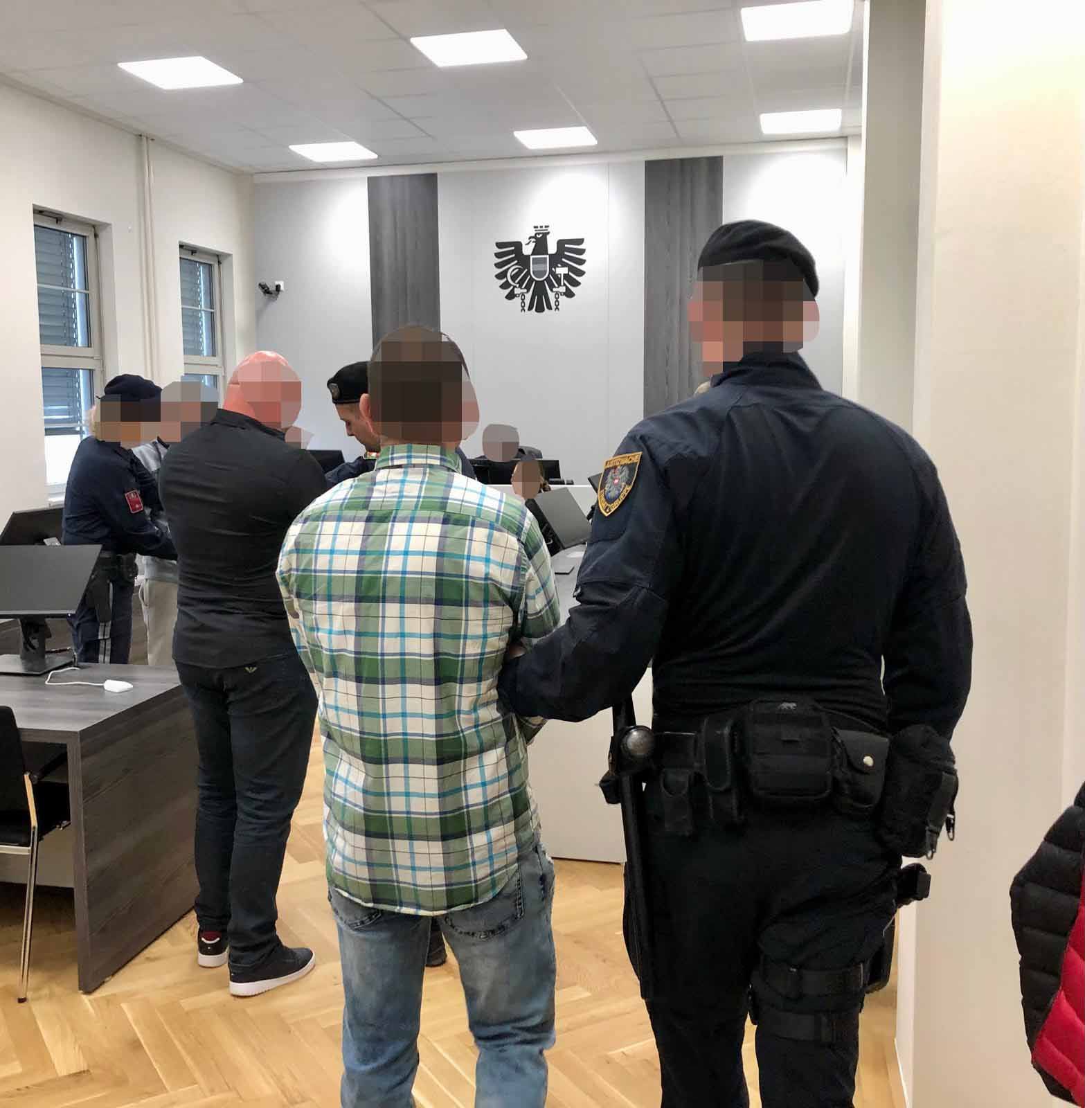 Prozess gegen Juwelierbande am Landesgericht Wr. Neustadt