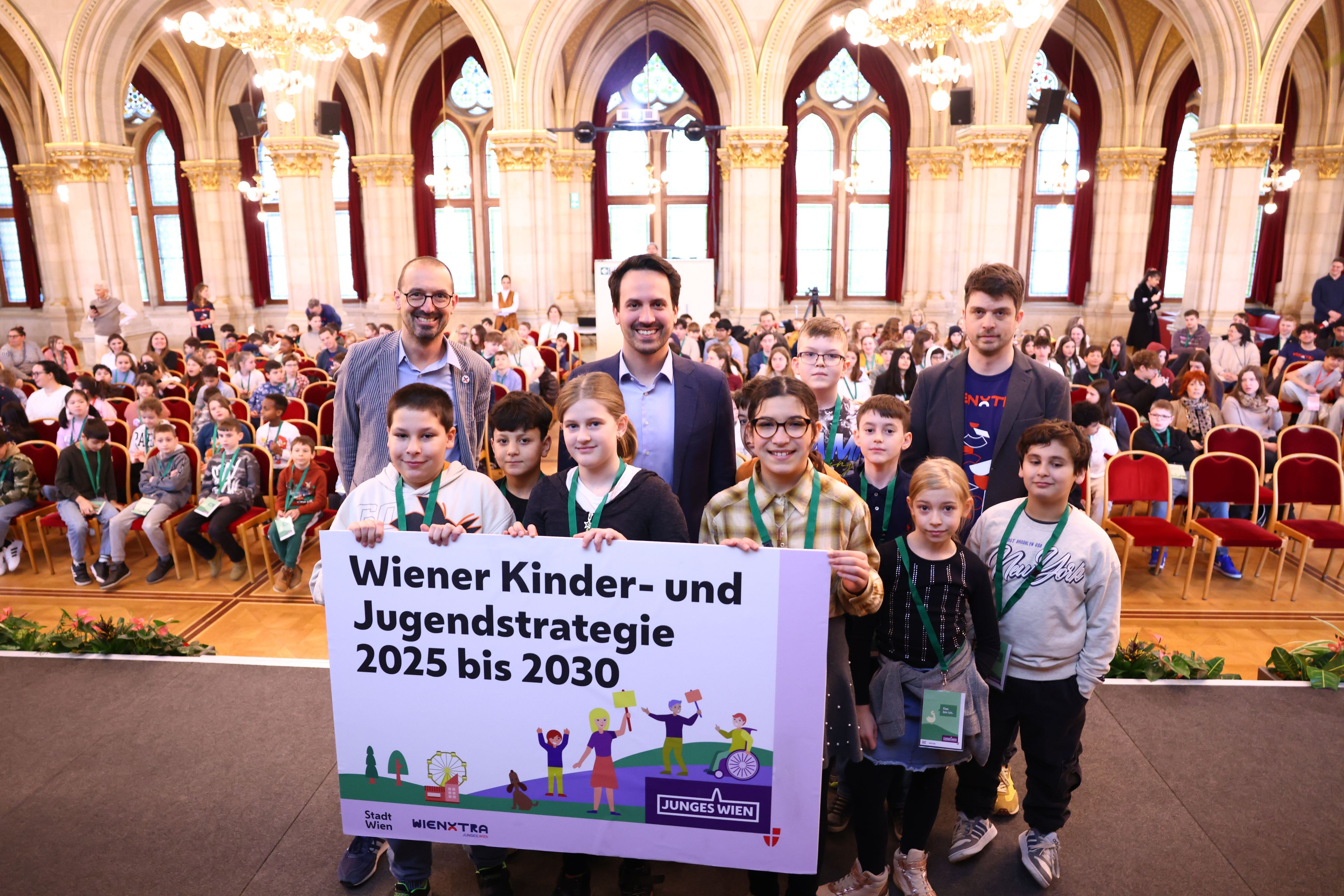 Christoph Wiederkehr eröffnete die Sitzung des Kinder- und Jugendparlaments.