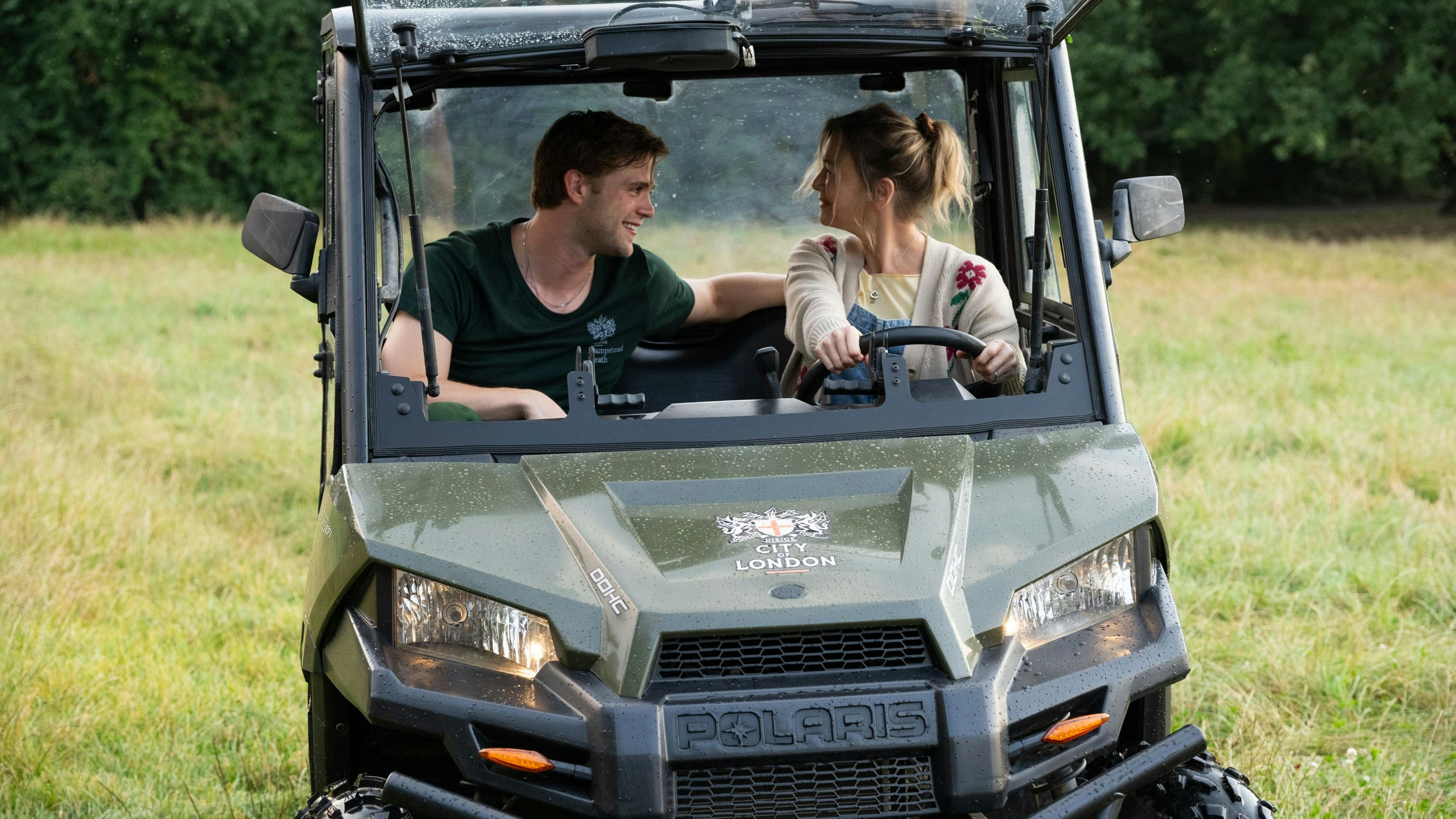 Heißer Flirt: Roxster (Leo Woodall) ist Student, Park Ranger und 23 Jahre jünger als Bridget