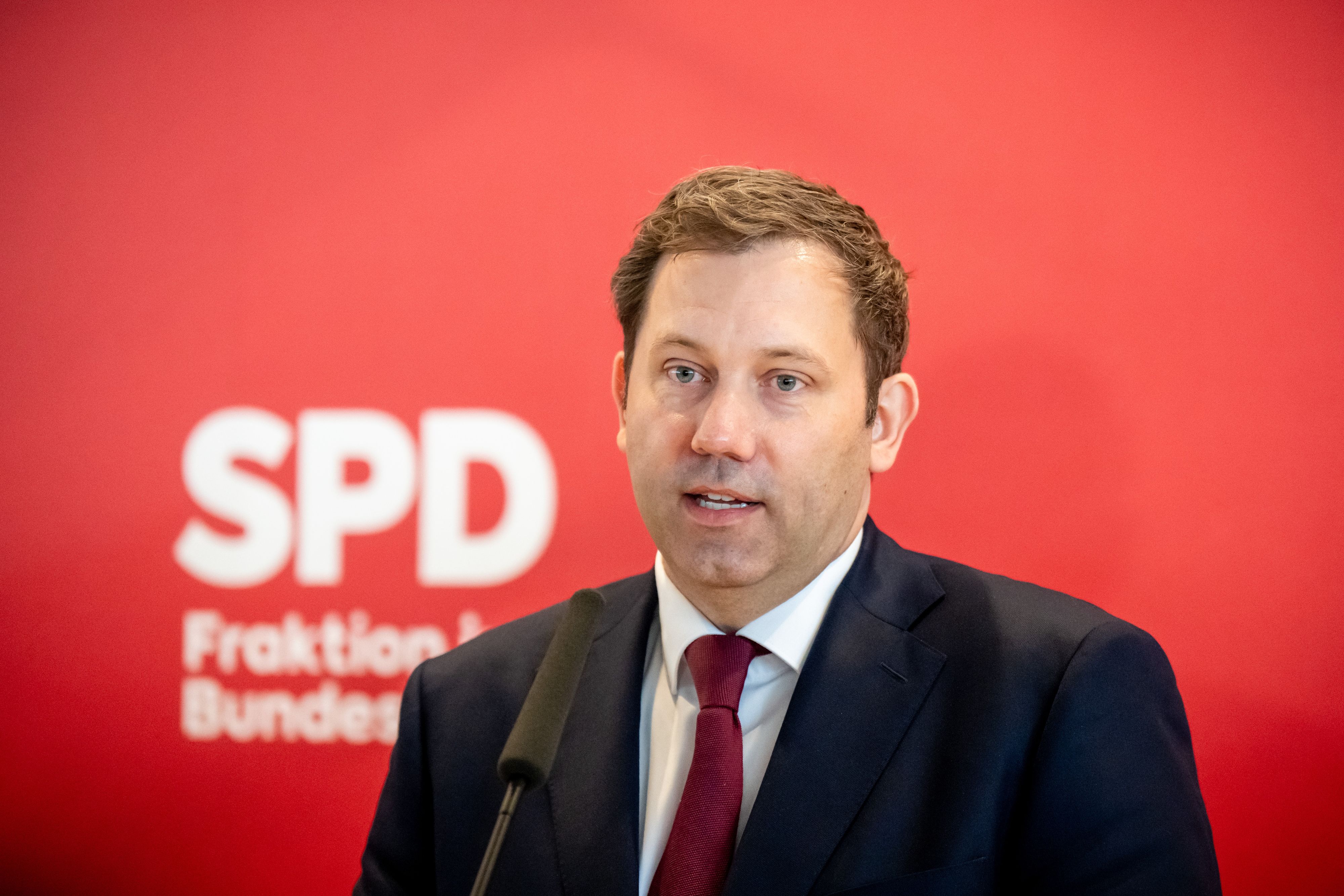 Lars Klingbeil wurde mit 85,6 Prozent der gültigen Stimmen zum neuen SPD-Fraktionschef gewählt.