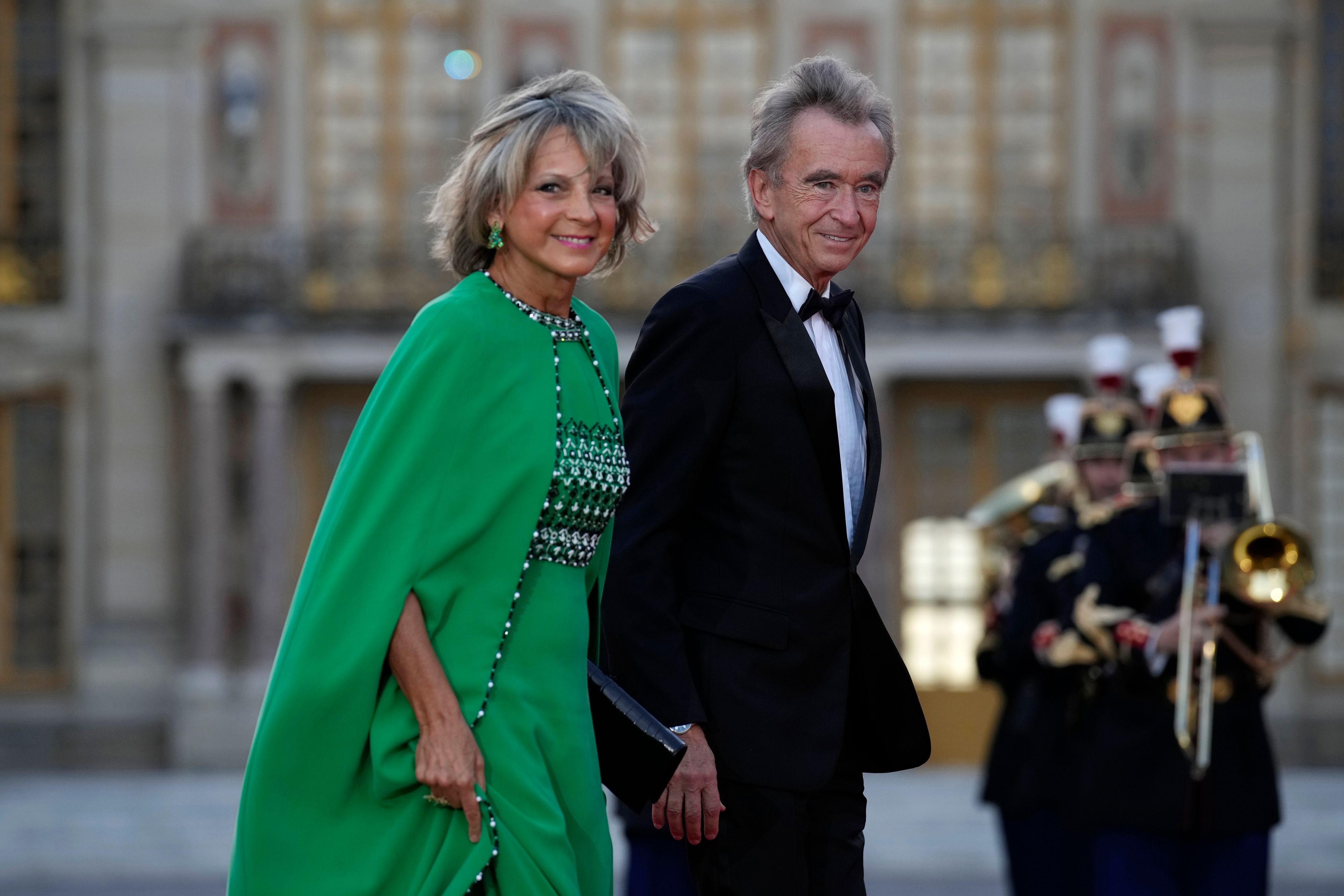 Werden der reichste Mann, Bernard Arnault und seine Ehefrau Hélène Mercier-Arnault in einer geheimen Luxus-Loge am Opernball teilnehmen?