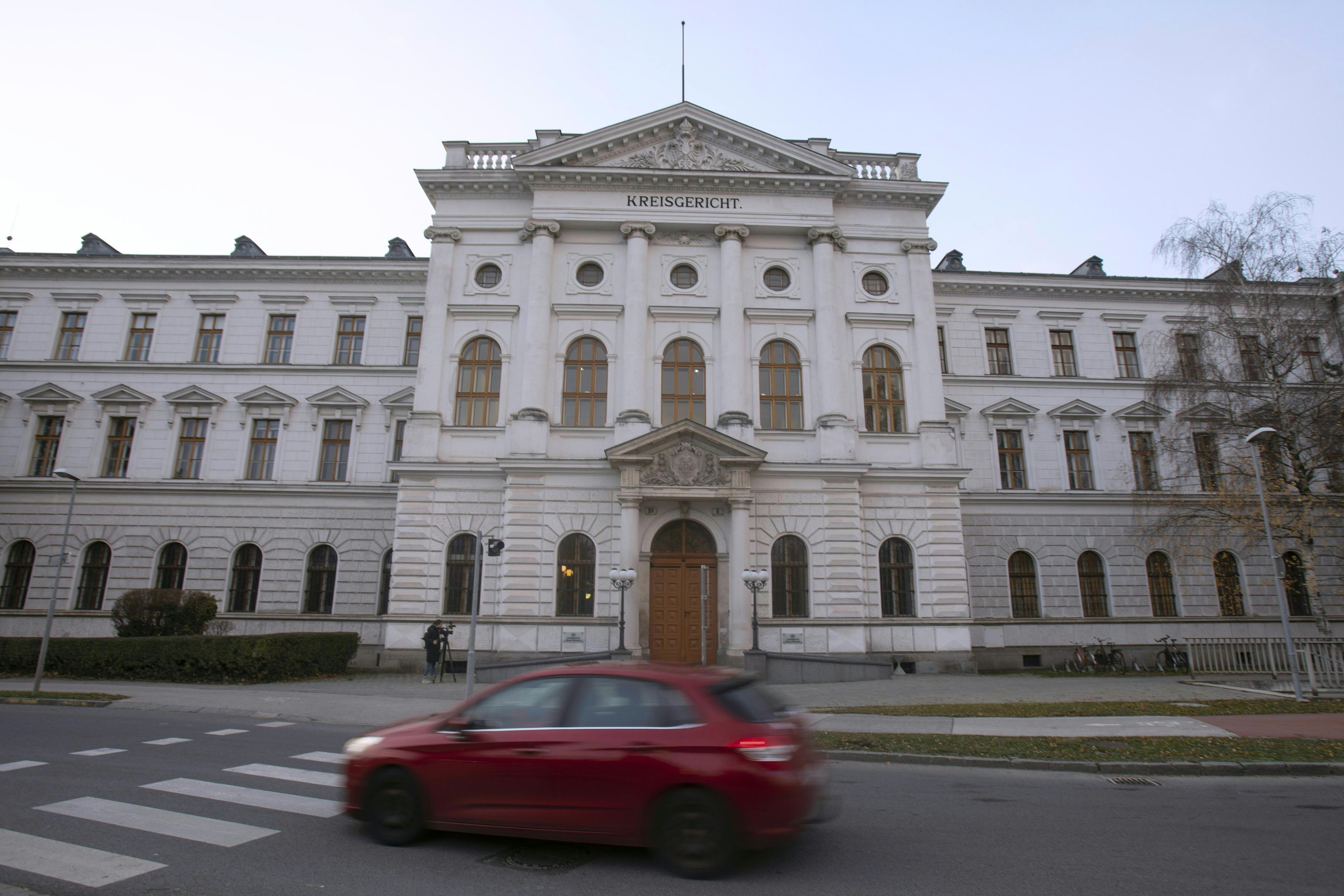 Der Mann wurde nicht rechtskräftig zu 12 Monaten unbedingter Haft verurteilt. 
