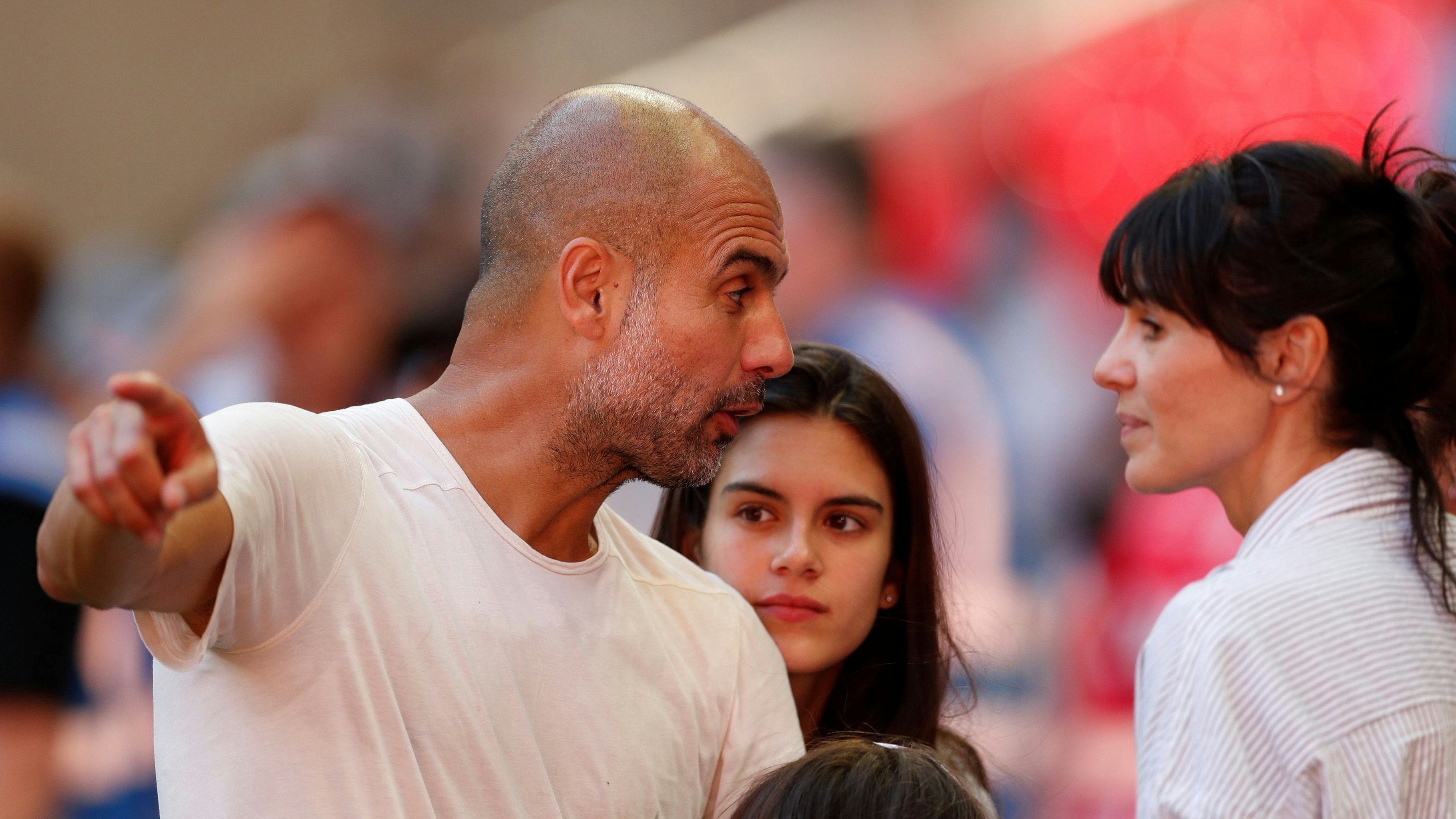 Pep Guardiola mit Cristina Serra und seinen Kindern.