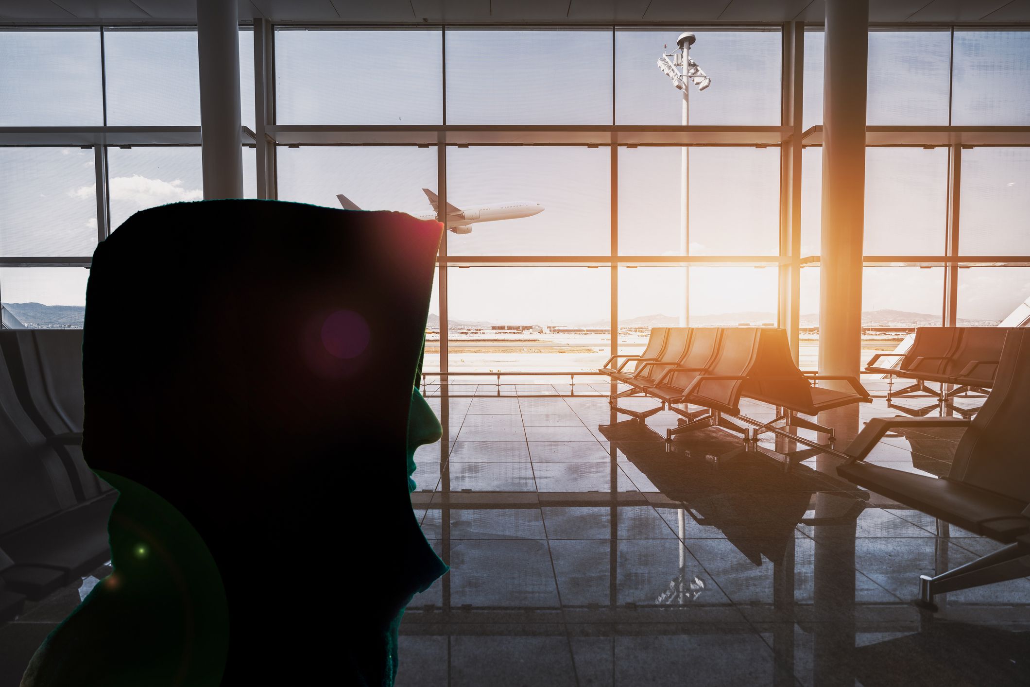 Ein blinder Passagier schlich sich am Flughafen Wien-Schwechat unbemerkt in ein Flugzeug nach China. Erst in der Luft wurde er entdeckt – ein Sicherheitsrisiko?