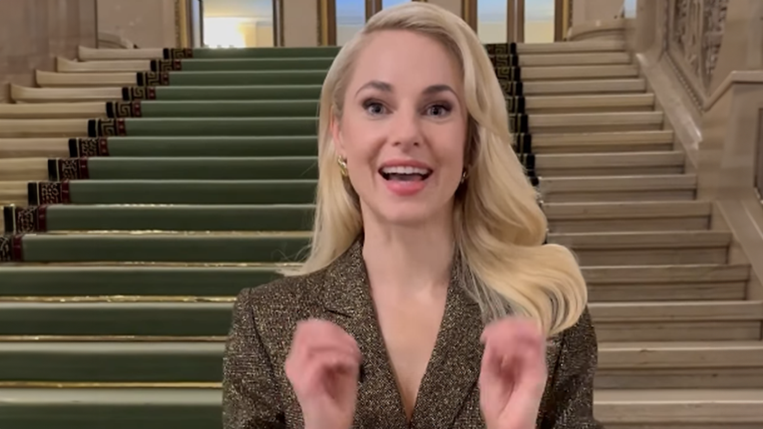 ORF-Star Silvia Schneider weiß, worauf es bei der Ballnacht ankommt.