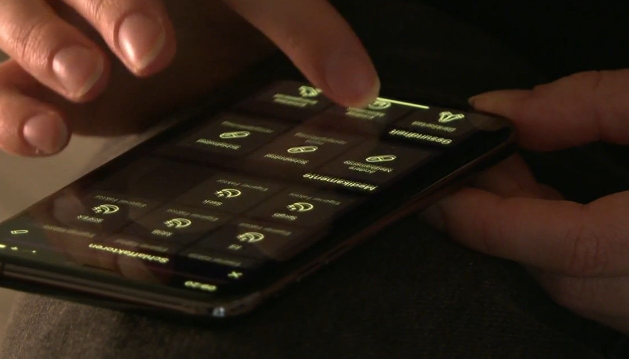 Einzig die App und ein Pulssensor am Oberarm, die miteinander gekoppelt sind, sind für die Schlafmessung nötig.