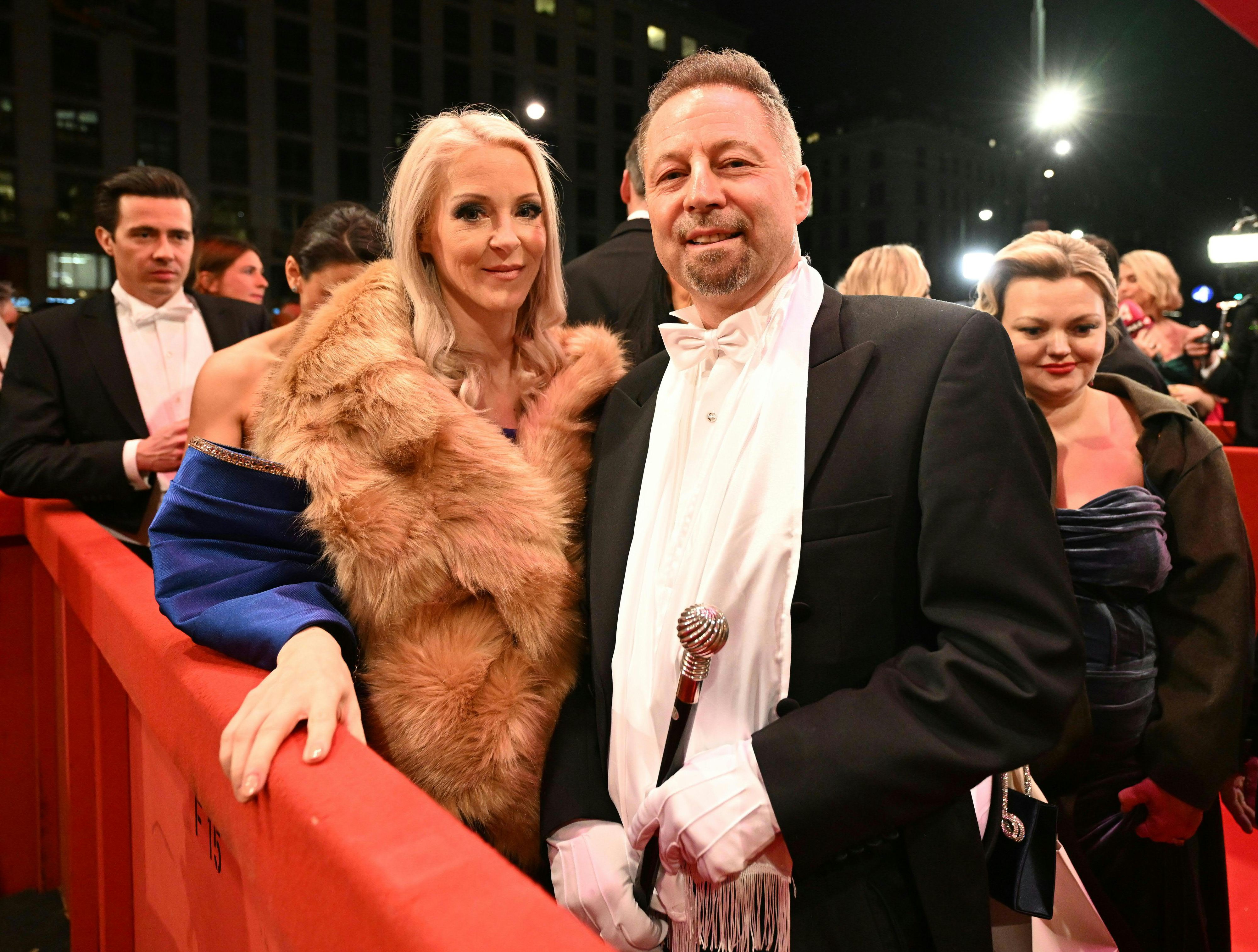 Heute.at - Was läuft mit Ball-Begleitung? Lugner spricht Klartext