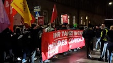 Opernball-Protest geht als Mini-Demo völlig unter