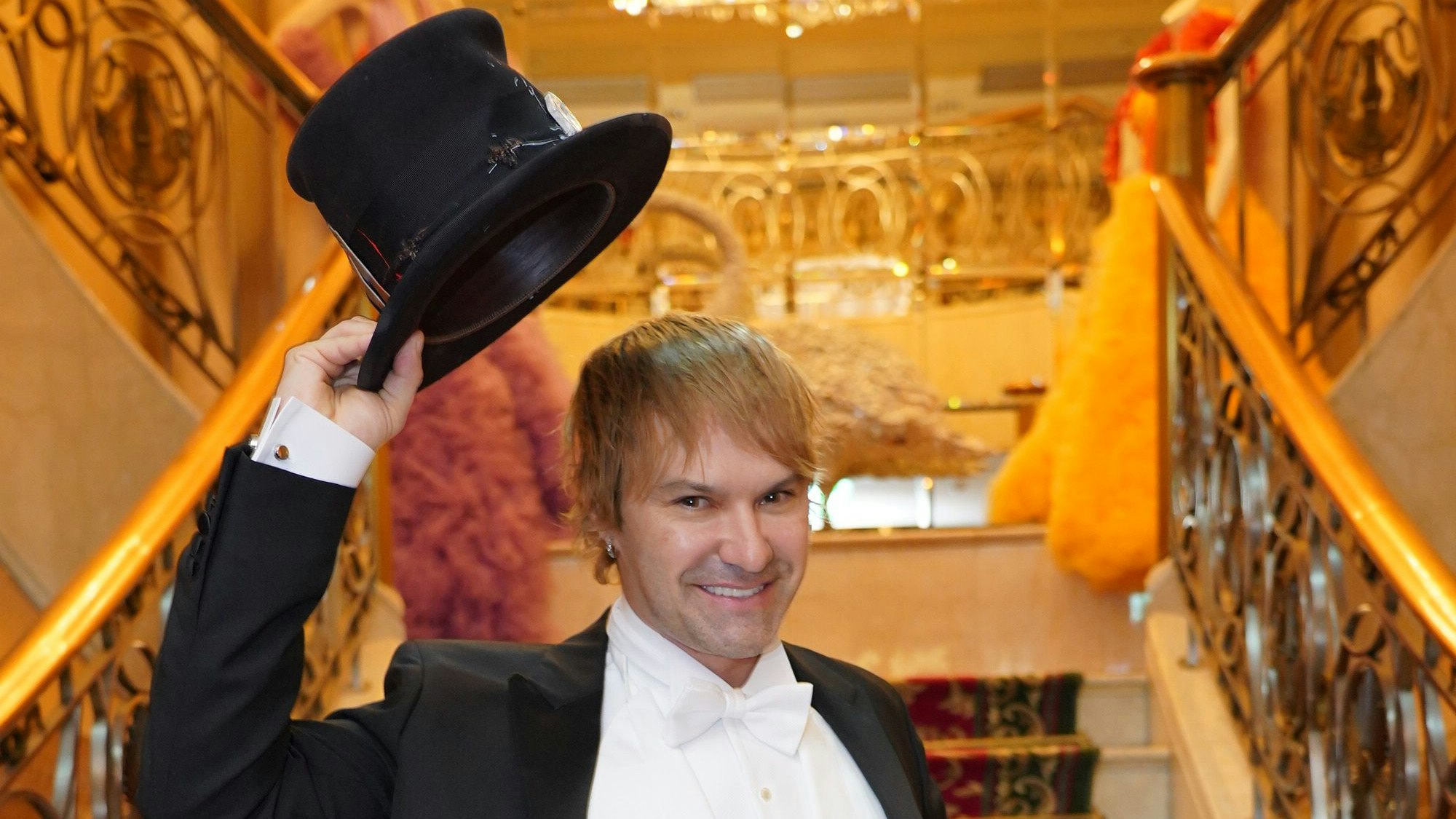 Streetartkünstler Alec Monopoly ist der Stargast in der Lugner-Loge.